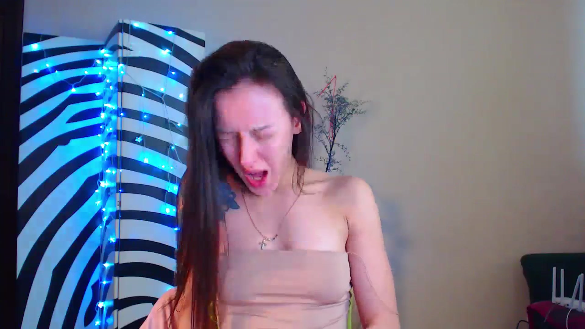 Gallery image thumbnail from Cos_Sexy's myfreecams stream on, 01/08/2024, 11:47 image 16 of 20