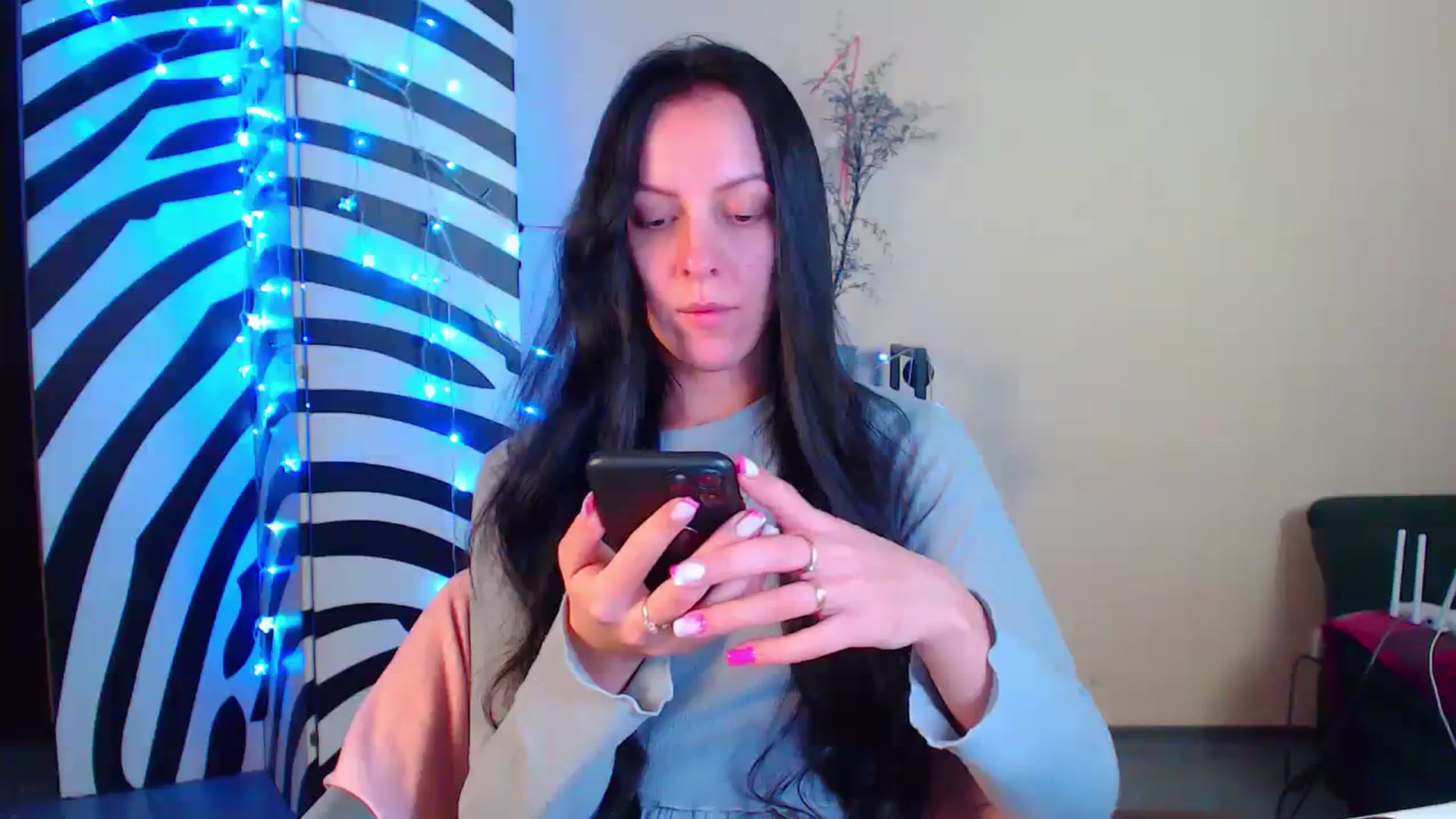 Gallery image thumbnail from Cos_Sexy's myfreecams stream on, 01/10/2024, 14:43 image 5 of 20