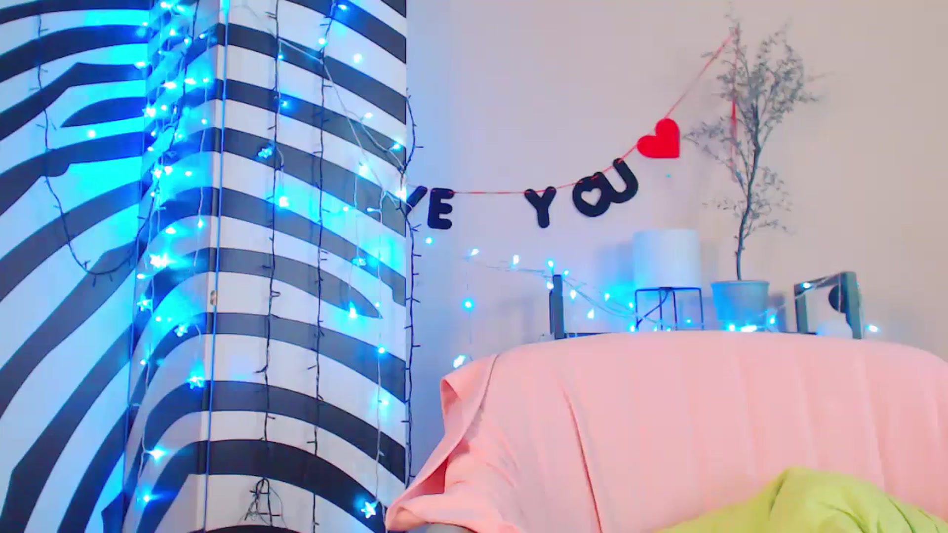 Gallery image thumbnail from Cos_Sexy's myfreecams stream on, 01/15/2024, 14:40 image 17 of 20