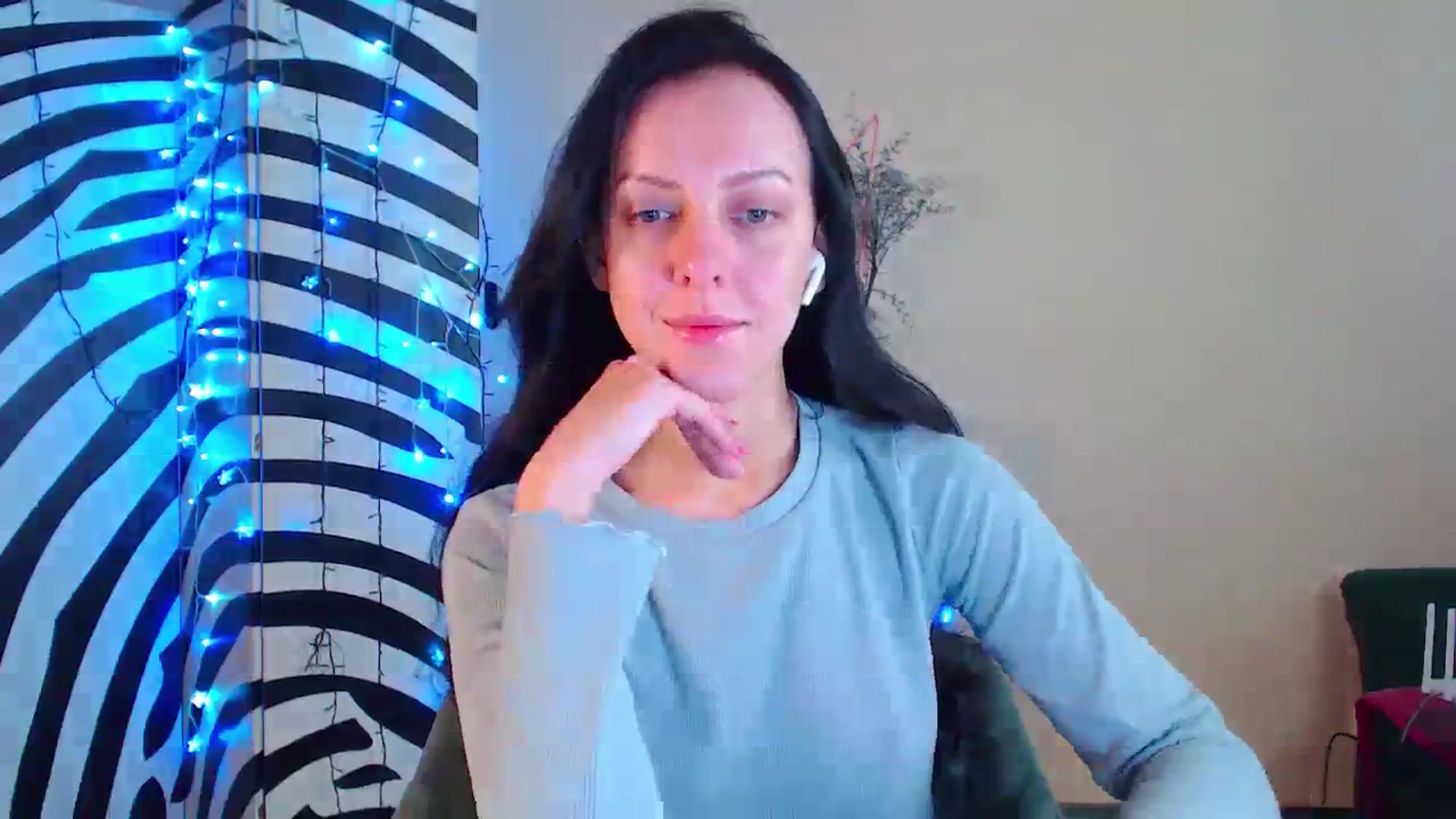 Gallery image thumbnail from Cos_Sexy's myfreecams stream on, 01/16/2024, 11:49 image 7 of 20
