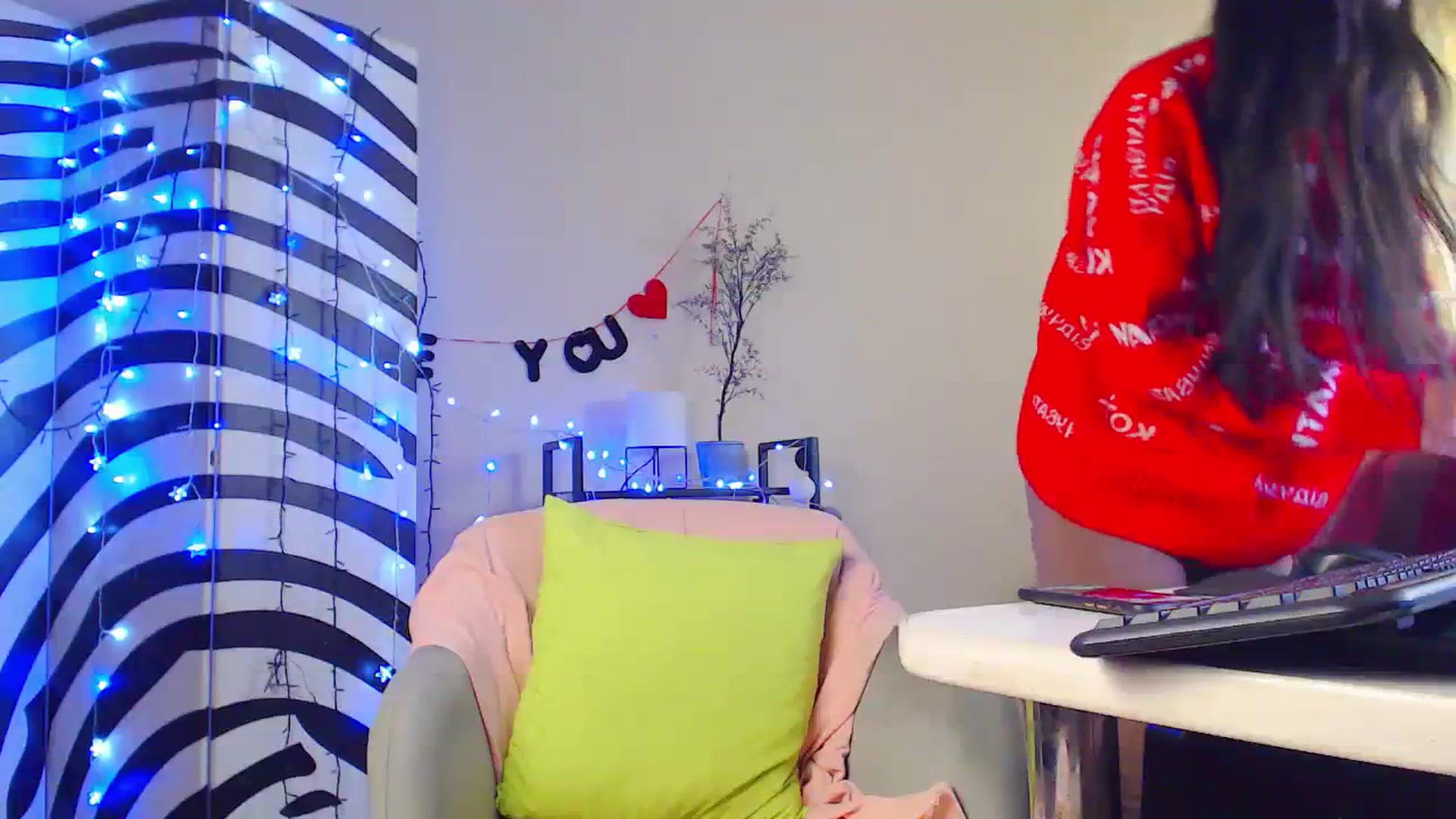 Gallery image thumbnail from Cos_Sexy's myfreecams stream on, 01/17/2024, 13:31 image 17 of 20