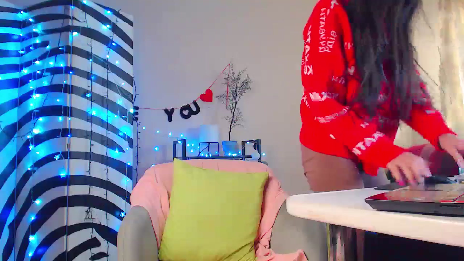 Gallery image thumbnail from Cos_Sexy's myfreecams stream on, 01/17/2024, 13:31 image 16 of 20