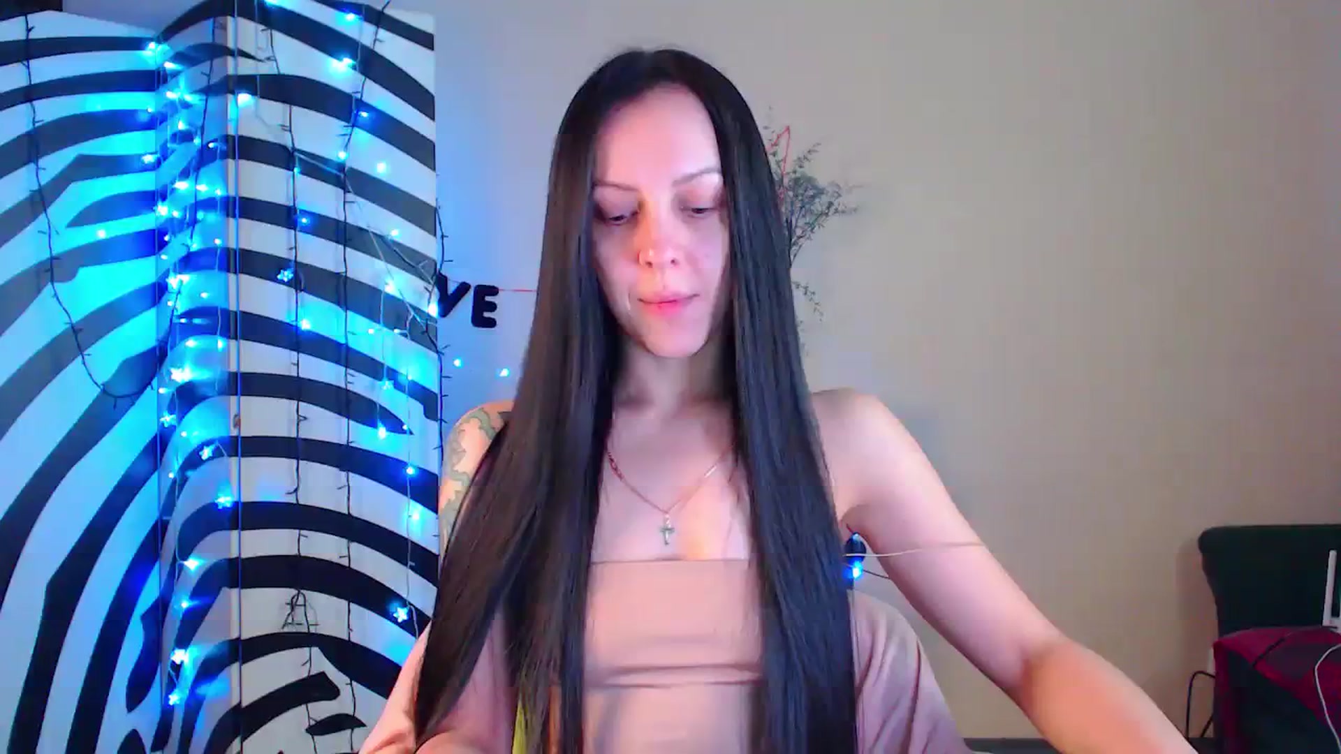 Gallery image thumbnail from Cos_Sexy's myfreecams stream on, 01/22/2024, 13:07 image 1 of 20