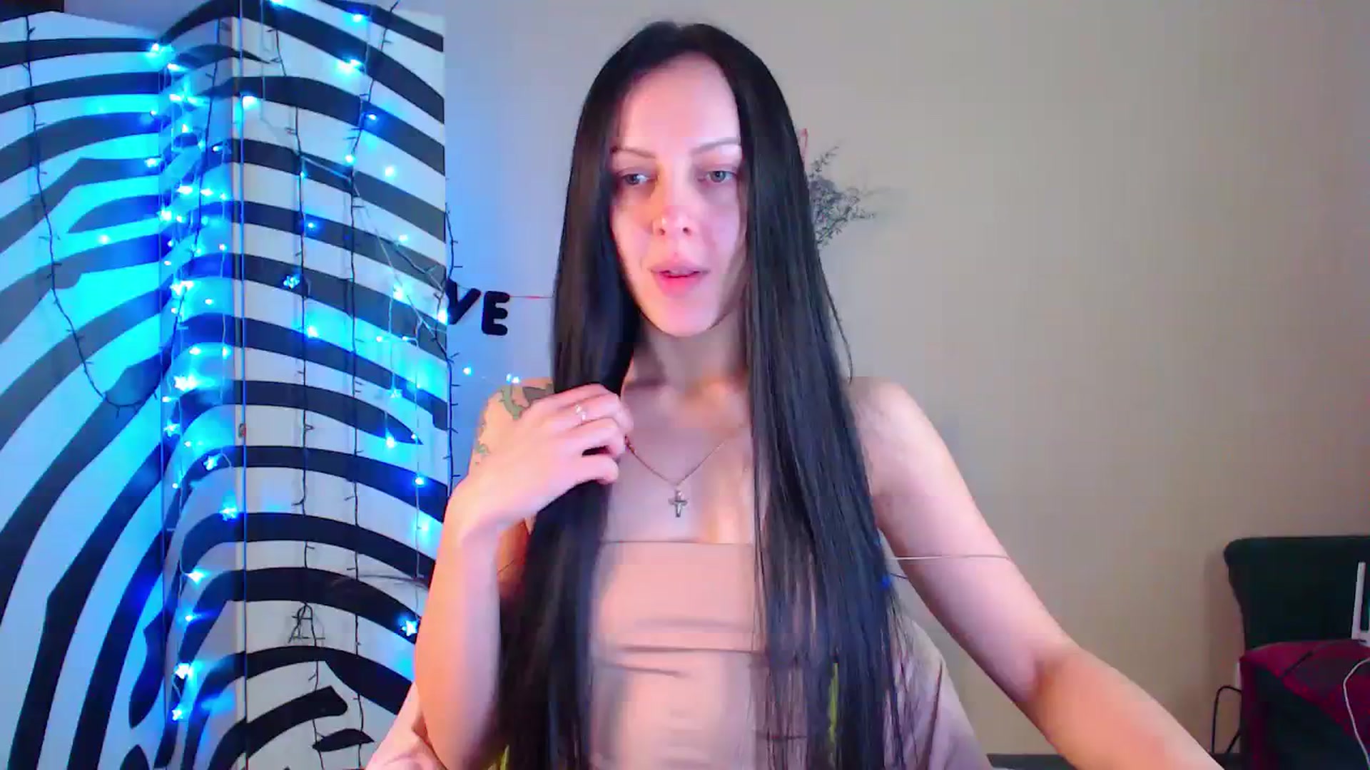 Gallery image thumbnail from Cos_Sexy's myfreecams stream on, 01/22/2024, 13:07 image 3 of 20