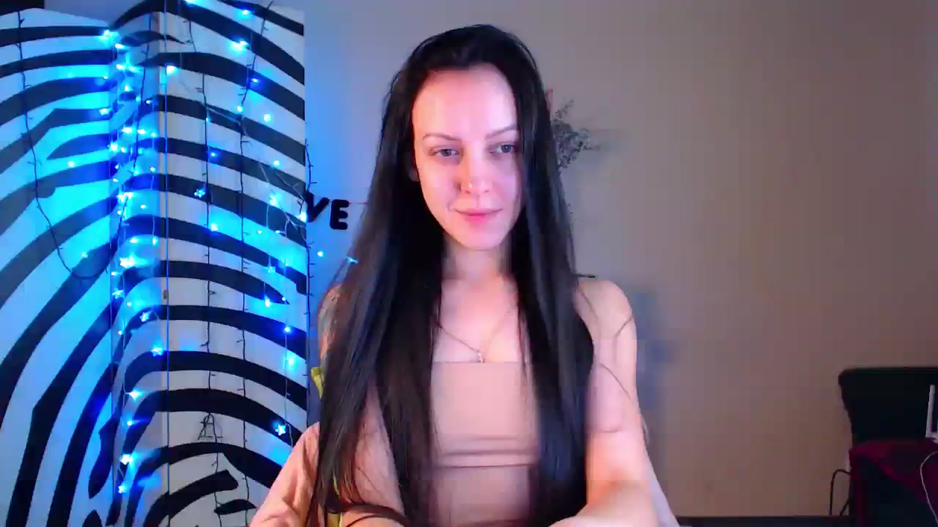 Gallery image thumbnail from Cos_Sexy's myfreecams stream on, 01/22/2024, 13:07 image 6 of 20