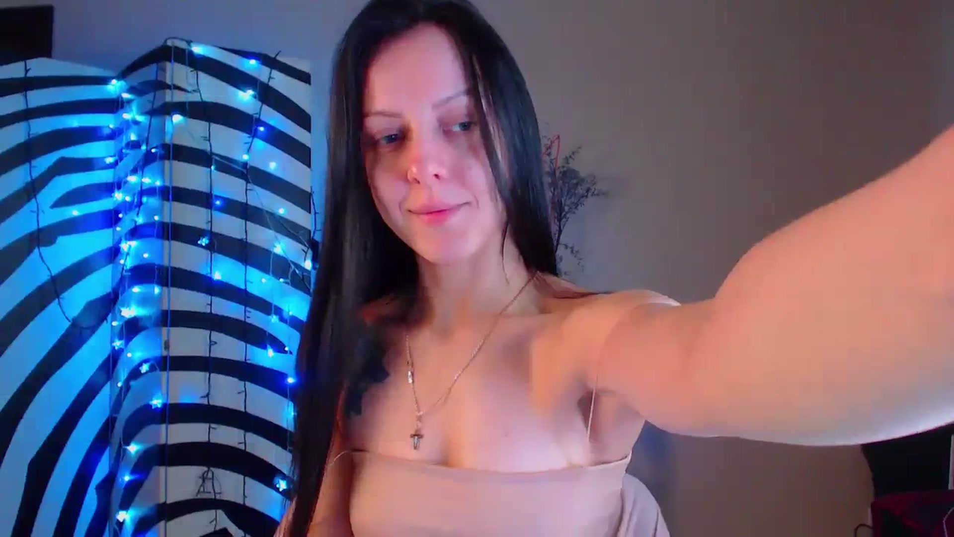 Gallery image thumbnail from Cos_Sexy's myfreecams stream on, 01/22/2024, 13:07 image 8 of 20