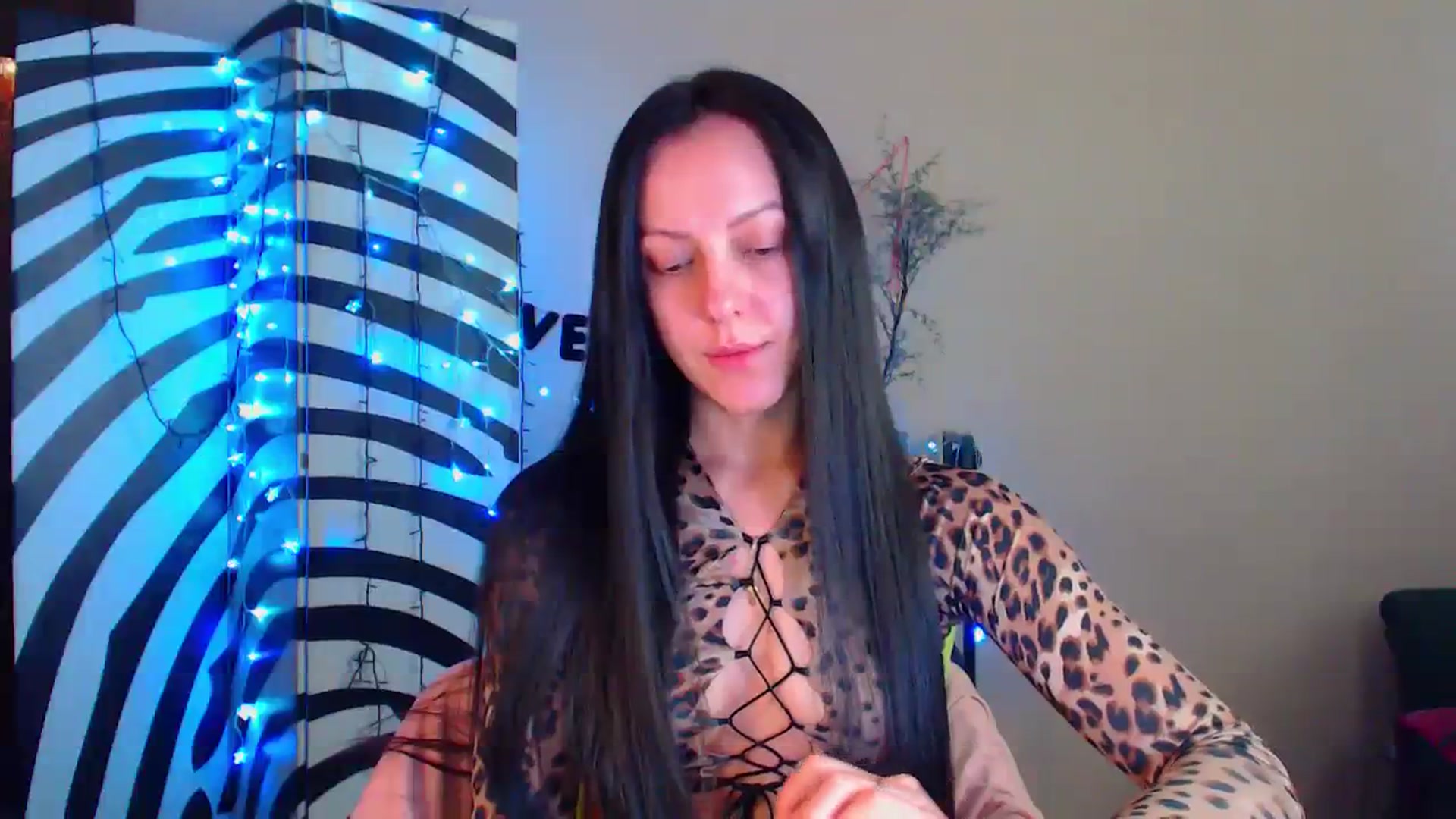 Gallery image thumbnail from Cos_Sexy's myfreecams stream on, 01/29/2024, 12:30 image 8 of 20