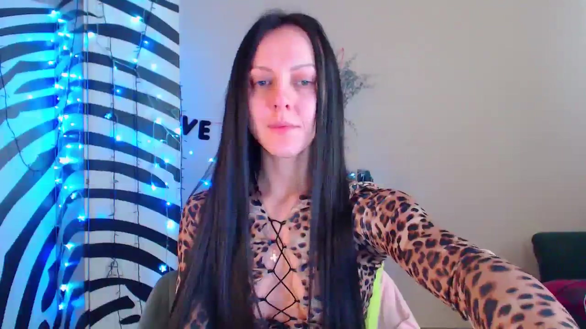 Gallery image thumbnail from Cos_Sexy's myfreecams stream on, 01/30/2024, 12:11 image 16 of 20