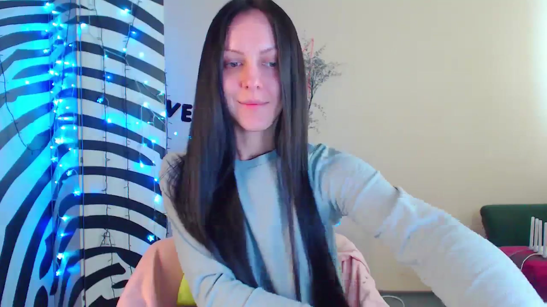 Gallery image thumbnail from Cos_Sexy's myfreecams stream on, 02/01/2024, 12:50 image 17 of 20