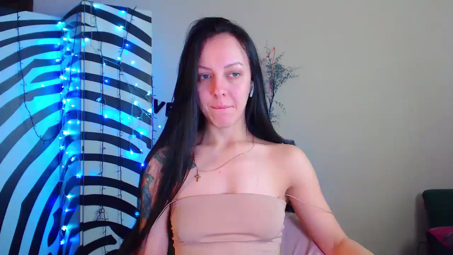 Gallery image thumbnail from Cos_Sexy's myfreecams stream on, 02/02/2024, 12:51 image 5 of 20