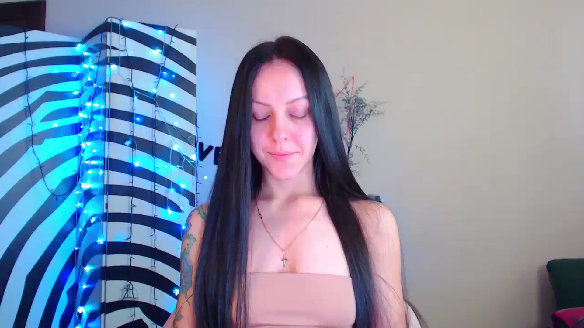 Gallery image thumbnail from Cos_Sexy's myfreecams stream on, 02/02/2024, 12:51 image 3 of 20