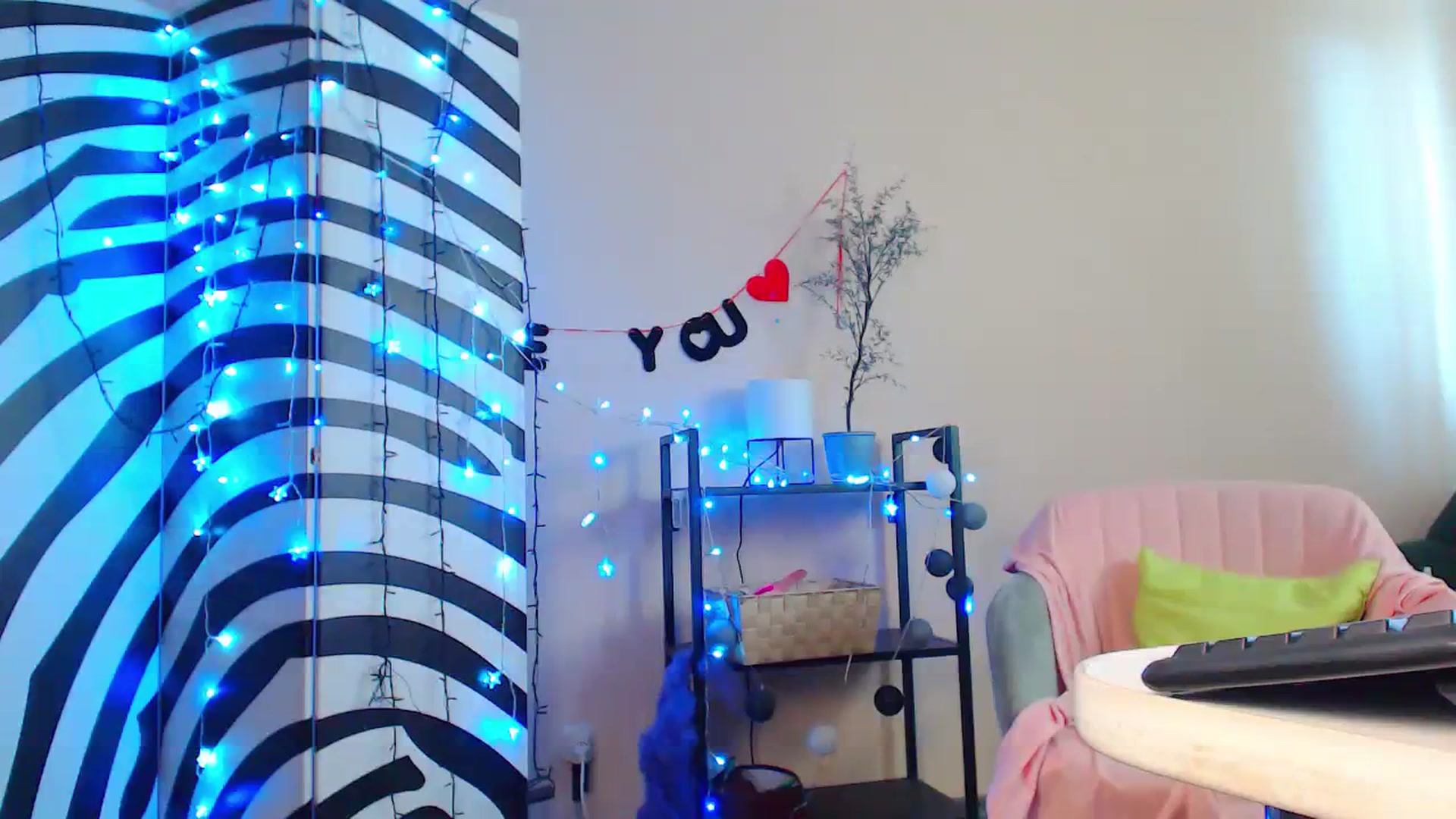 Gallery image thumbnail from Cos_Sexy's myfreecams stream on, 02/02/2024, 12:51 image 12 of 20
