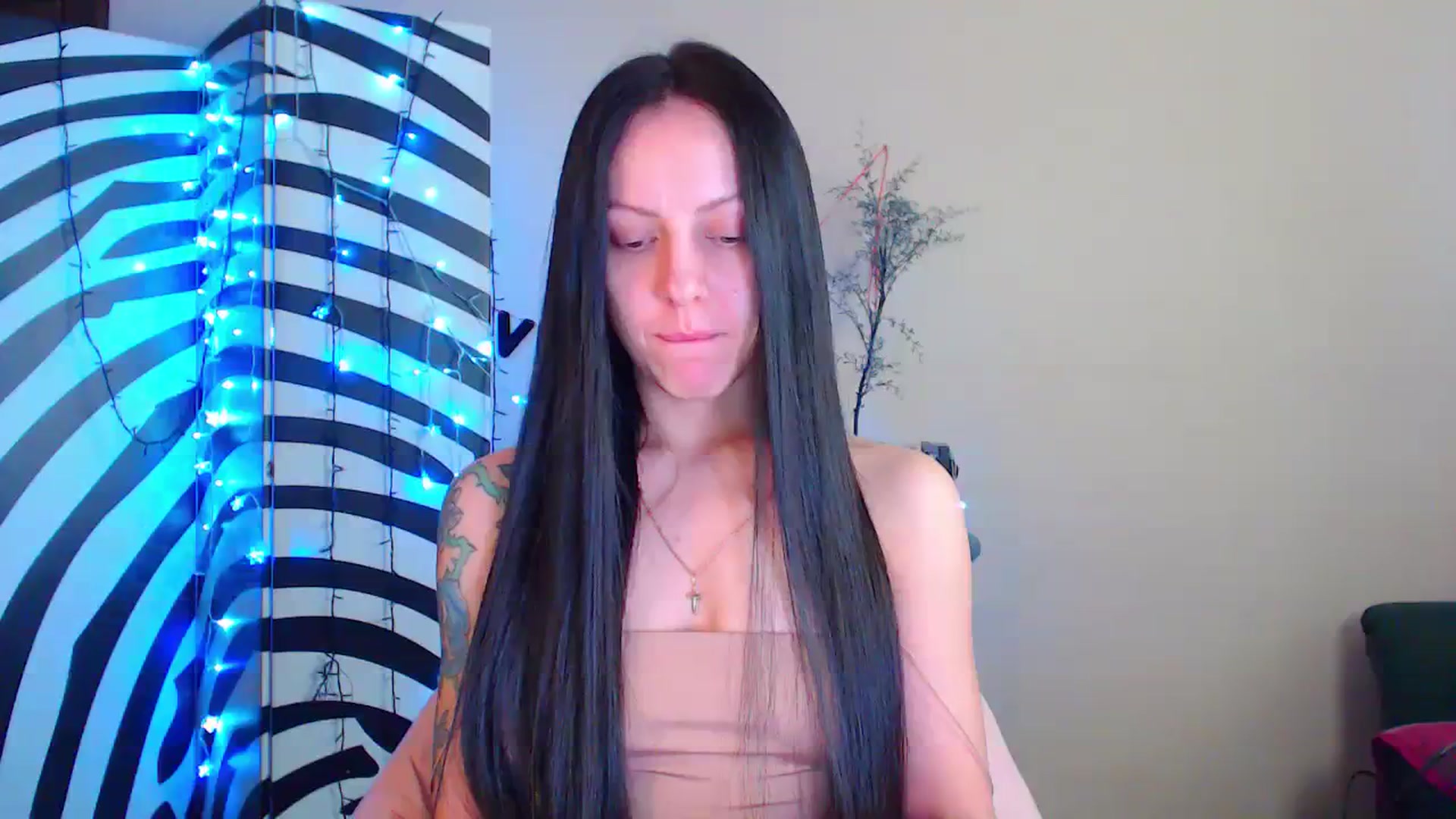 Gallery image thumbnail from Cos_Sexy's myfreecams stream on, 02/02/2024, 12:51 image 2 of 20