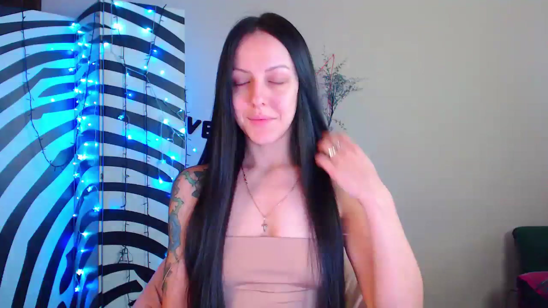Gallery image thumbnail from Cos_Sexy's myfreecams stream on, 02/02/2024, 12:51 image 1 of 20