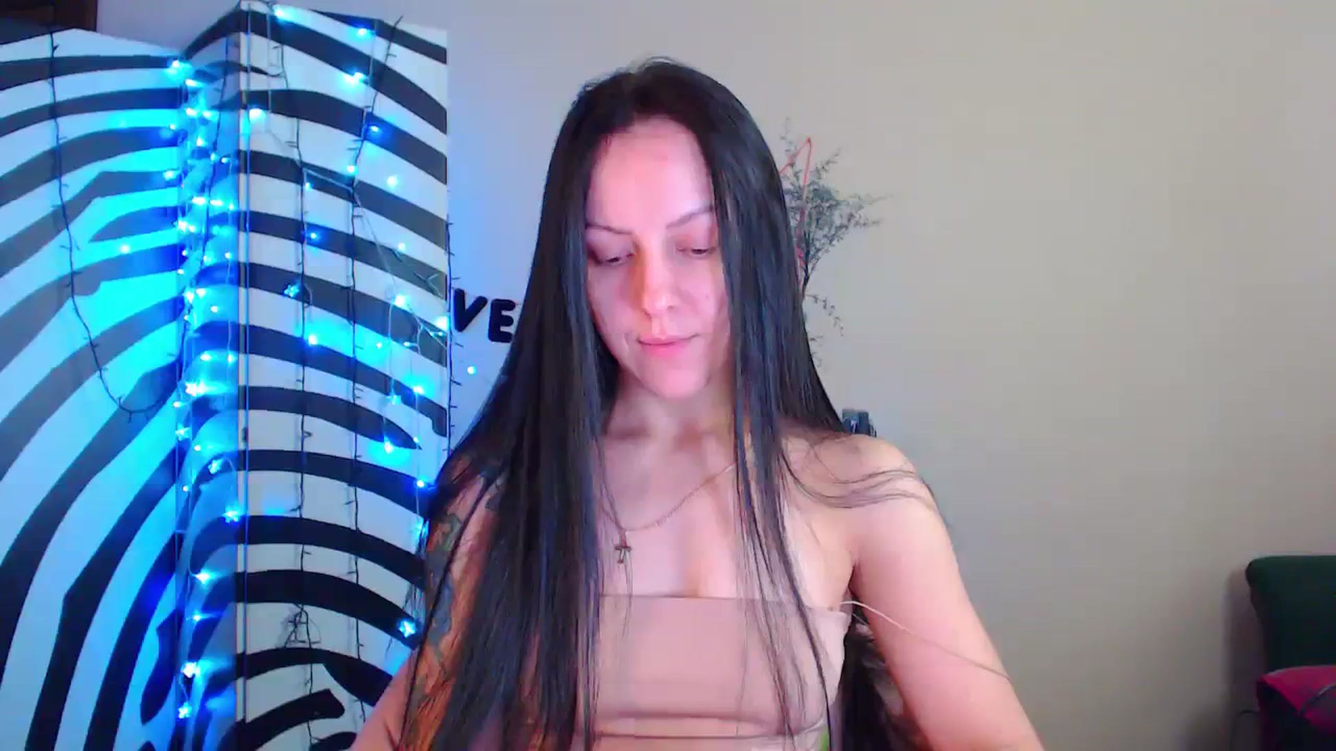Gallery image thumbnail from Cos_Sexy's myfreecams stream on, 02/02/2024, 12:51 image 7 of 20