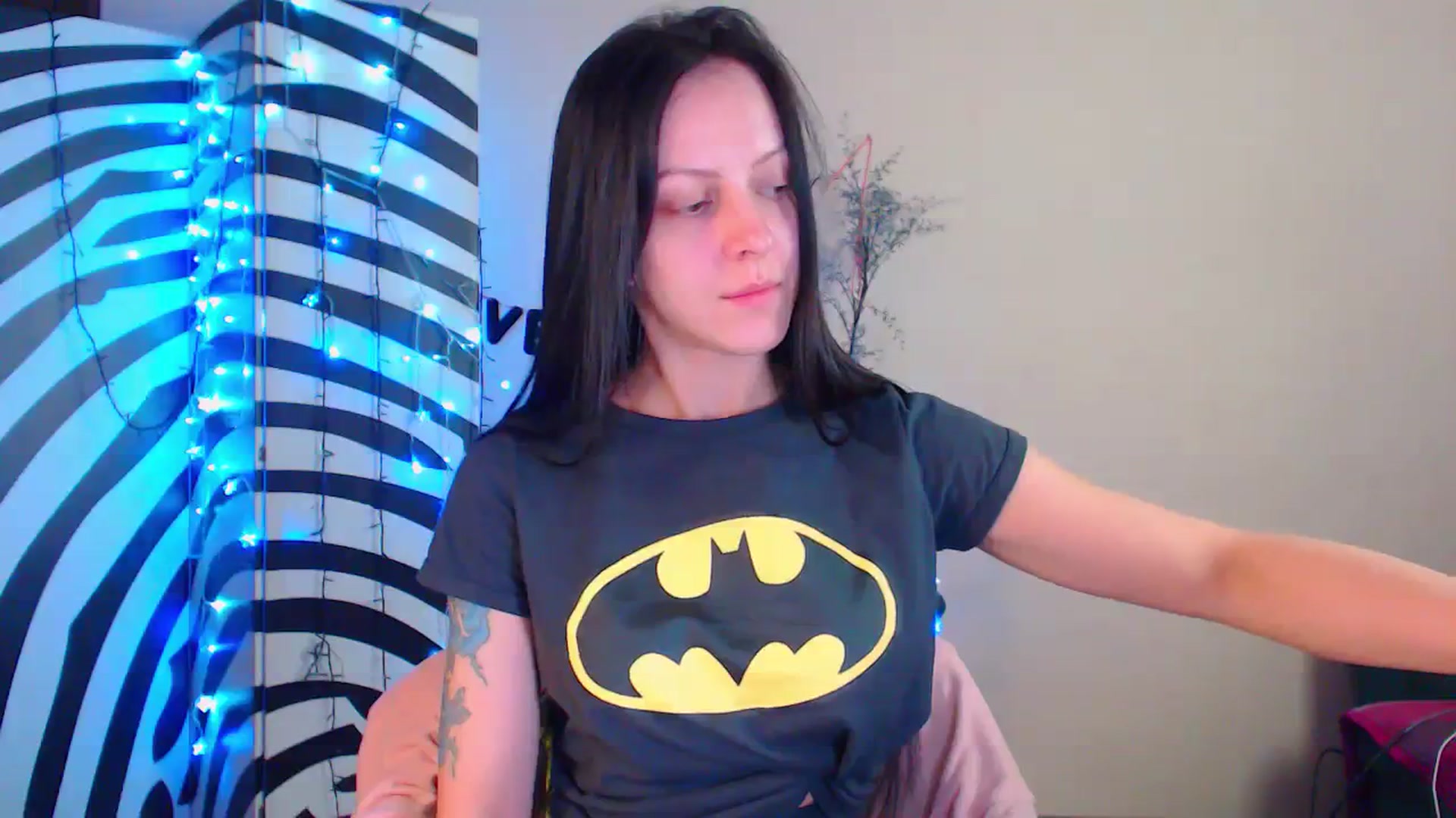 Gallery image thumbnail from Cos_Sexy's myfreecams stream on, 02/05/2024, 12:25 image 17 of 20