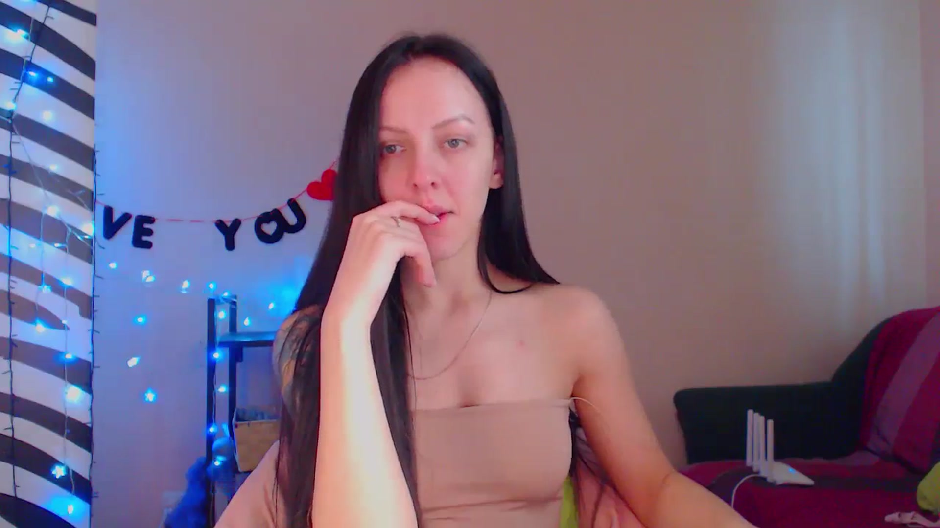 Gallery image thumbnail from Cos_Sexy's myfreecams stream on, 02/08/2024, 11:40 image 8 of 20