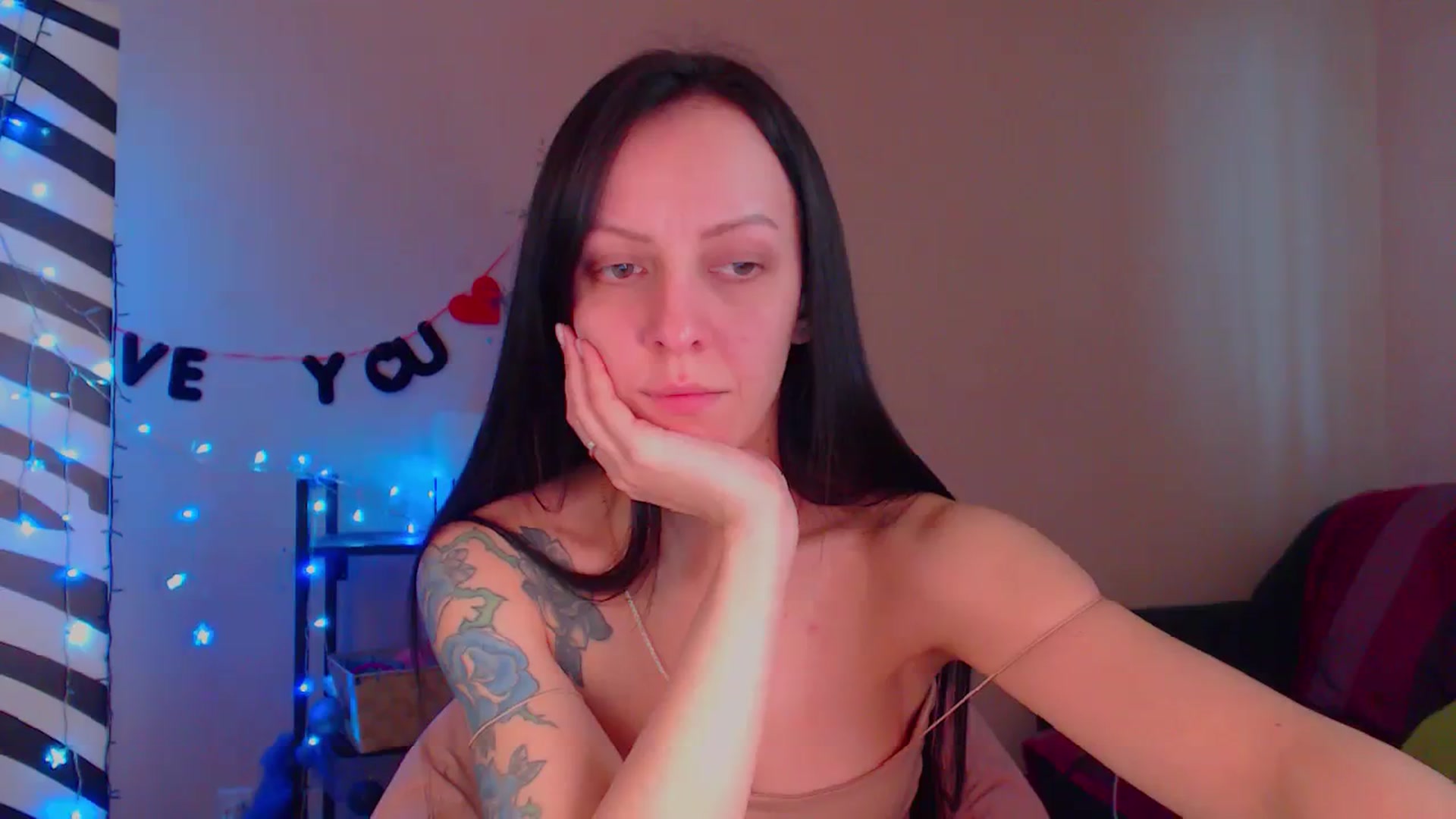 Gallery image thumbnail from Cos_Sexy's myfreecams stream on, 02/08/2024, 13:32 image 8 of 20