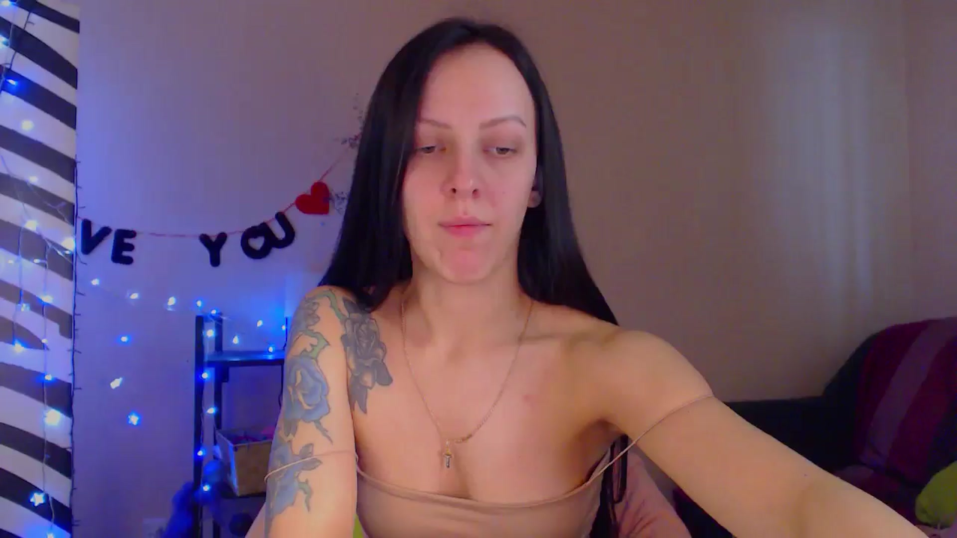Gallery image thumbnail from Cos_Sexy's myfreecams stream on, 02/08/2024, 13:32 image 3 of 20