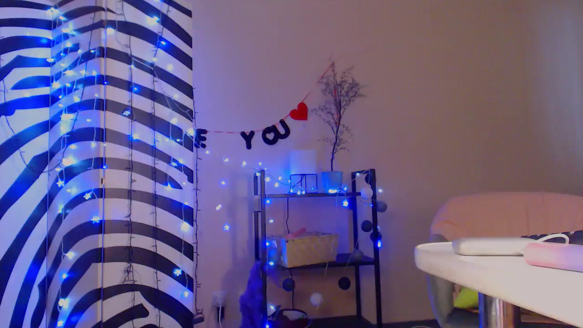 Gallery image thumbnail from Cos_Sexy's myfreecams stream on, 02/08/2024, 13:32 image 12 of 20