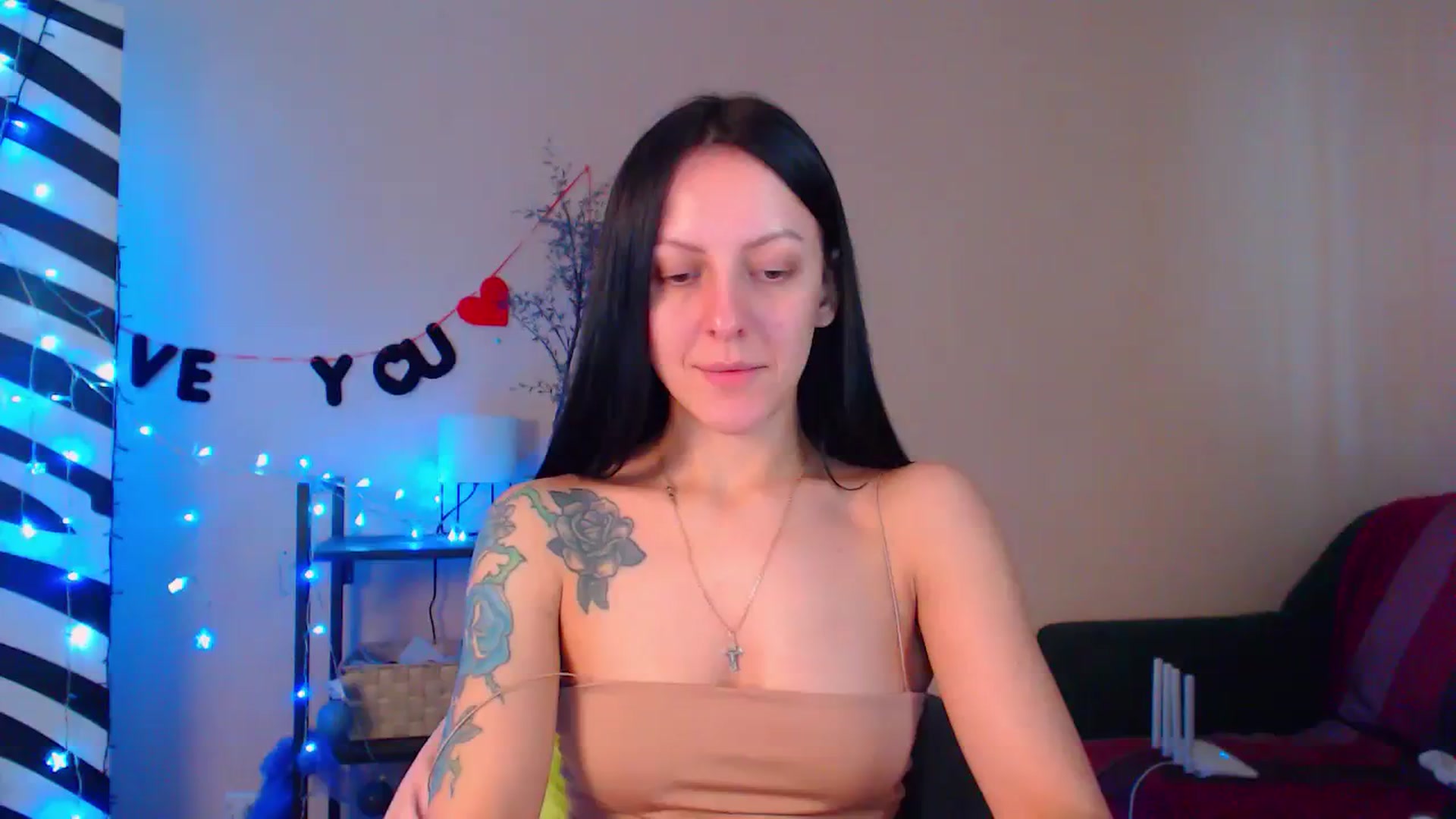 Gallery image thumbnail from Cos_Sexy's myfreecams stream on, 02/10/2024, 13:10 image 9 of 20