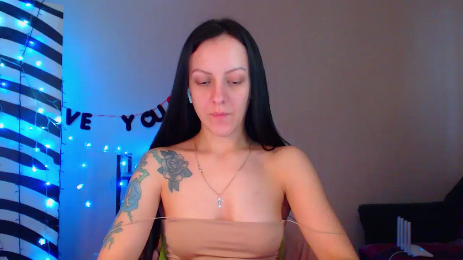 Gallery image thumbnail from Cos_Sexy's myfreecams stream on, 02/14/2024, 14:38 image 17 of 20