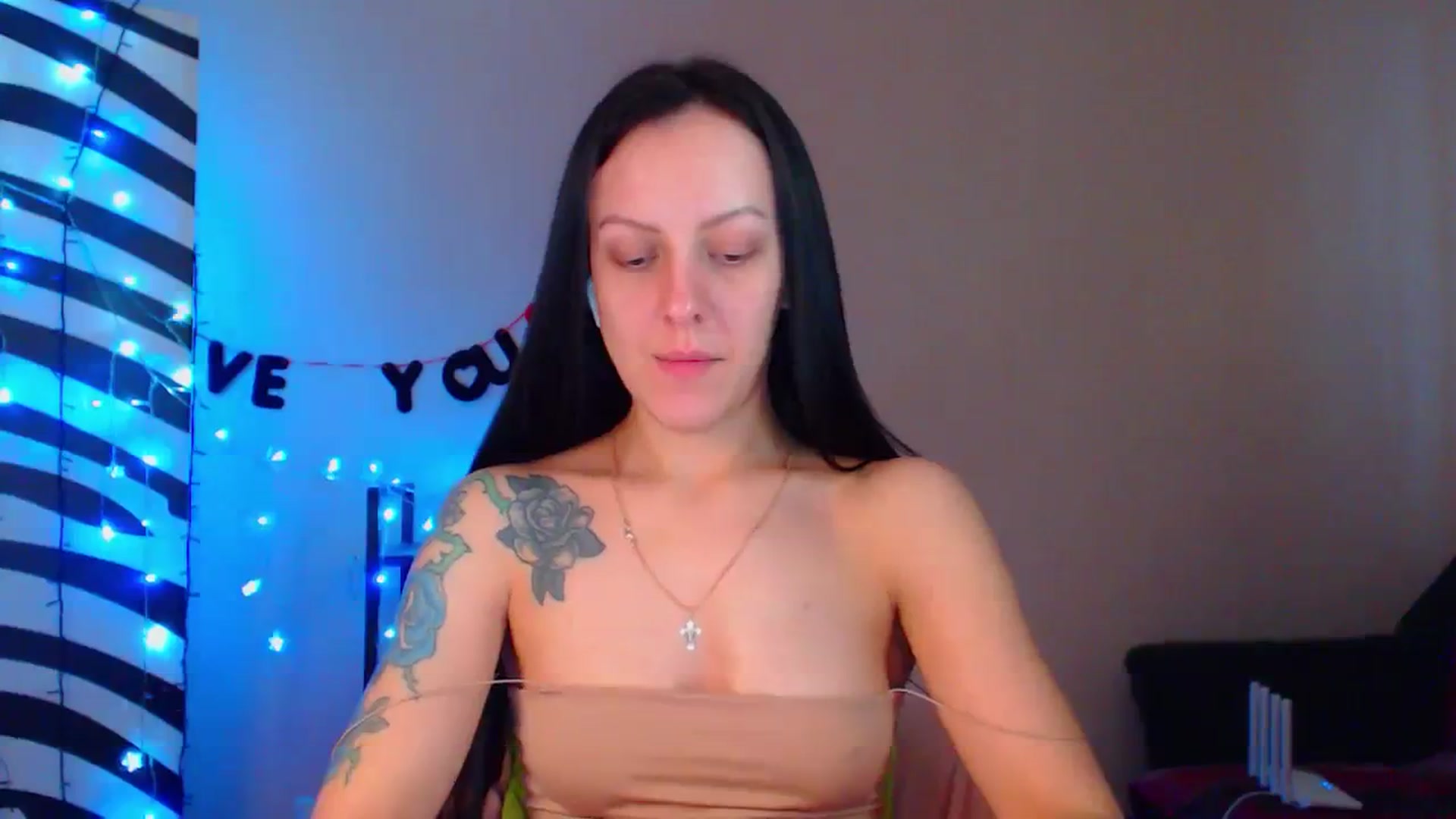 Gallery image thumbnail from Cos_Sexy's myfreecams stream on, 02/14/2024, 14:38 image 16 of 20