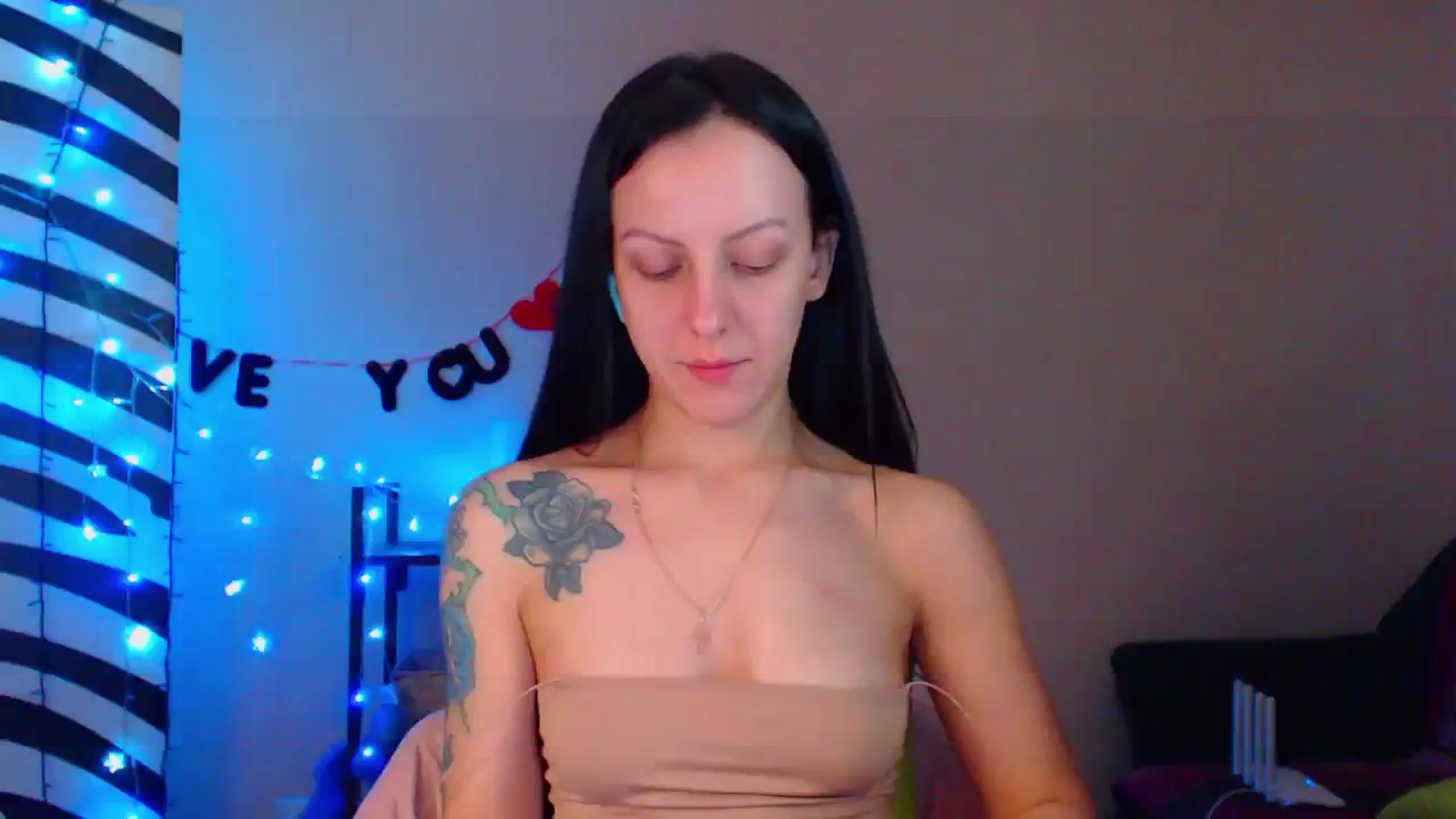 Gallery image thumbnail from Cos_Sexy's myfreecams stream on, 02/14/2024, 15:11 image 1 of 20