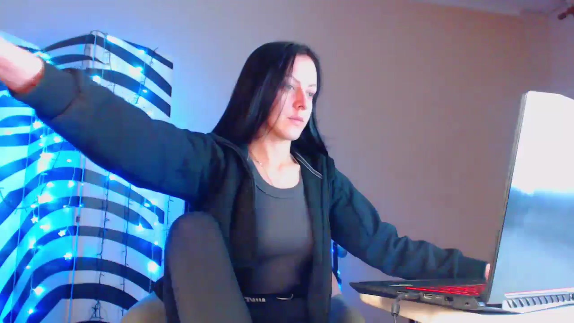 Gallery image thumbnail from Cos_Sexy's myfreecams stream on, 02/14/2024, 15:11 image 18 of 20