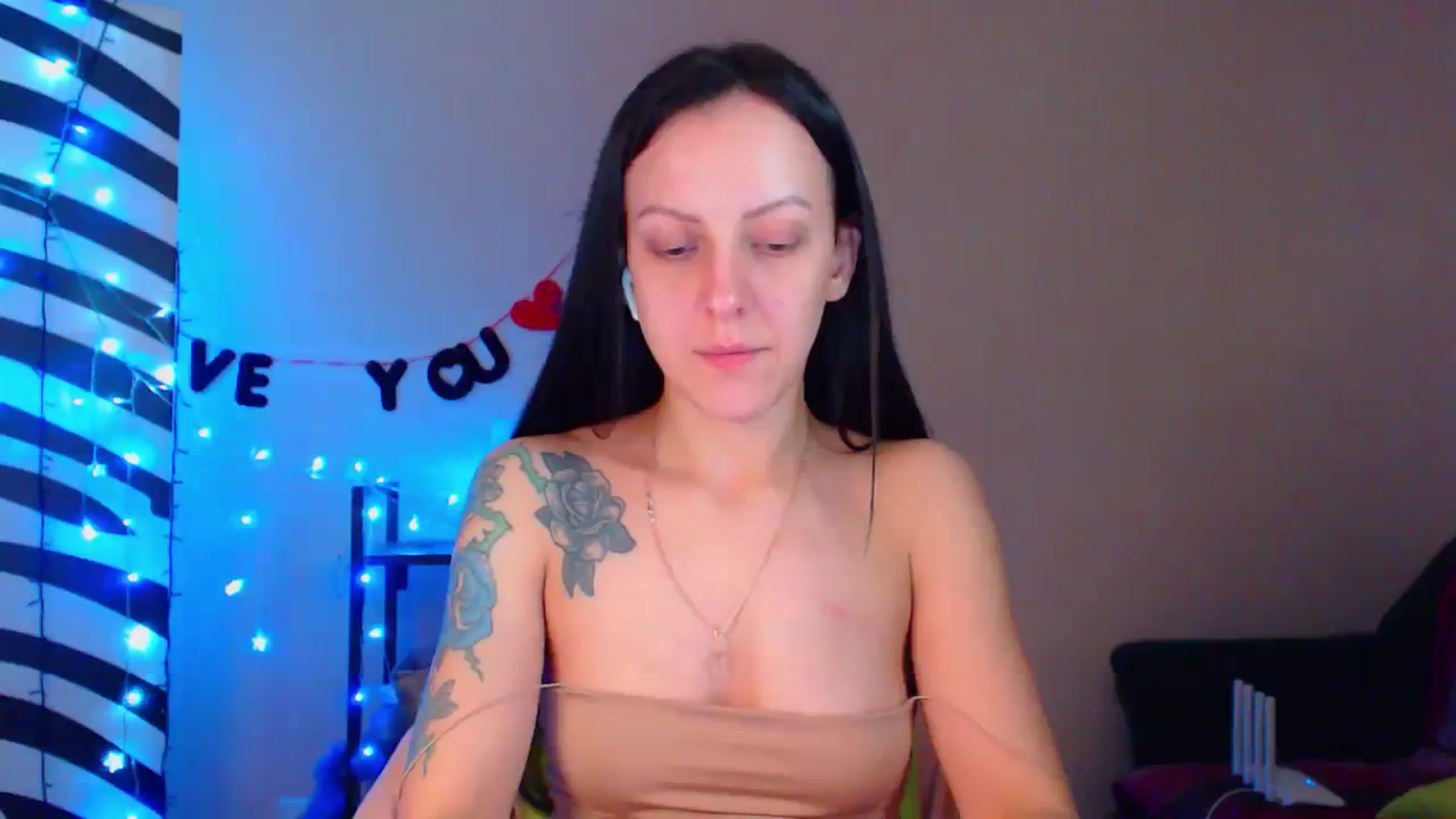 Gallery image thumbnail from Cos_Sexy's myfreecams stream on, 02/14/2024, 15:11 image 3 of 20