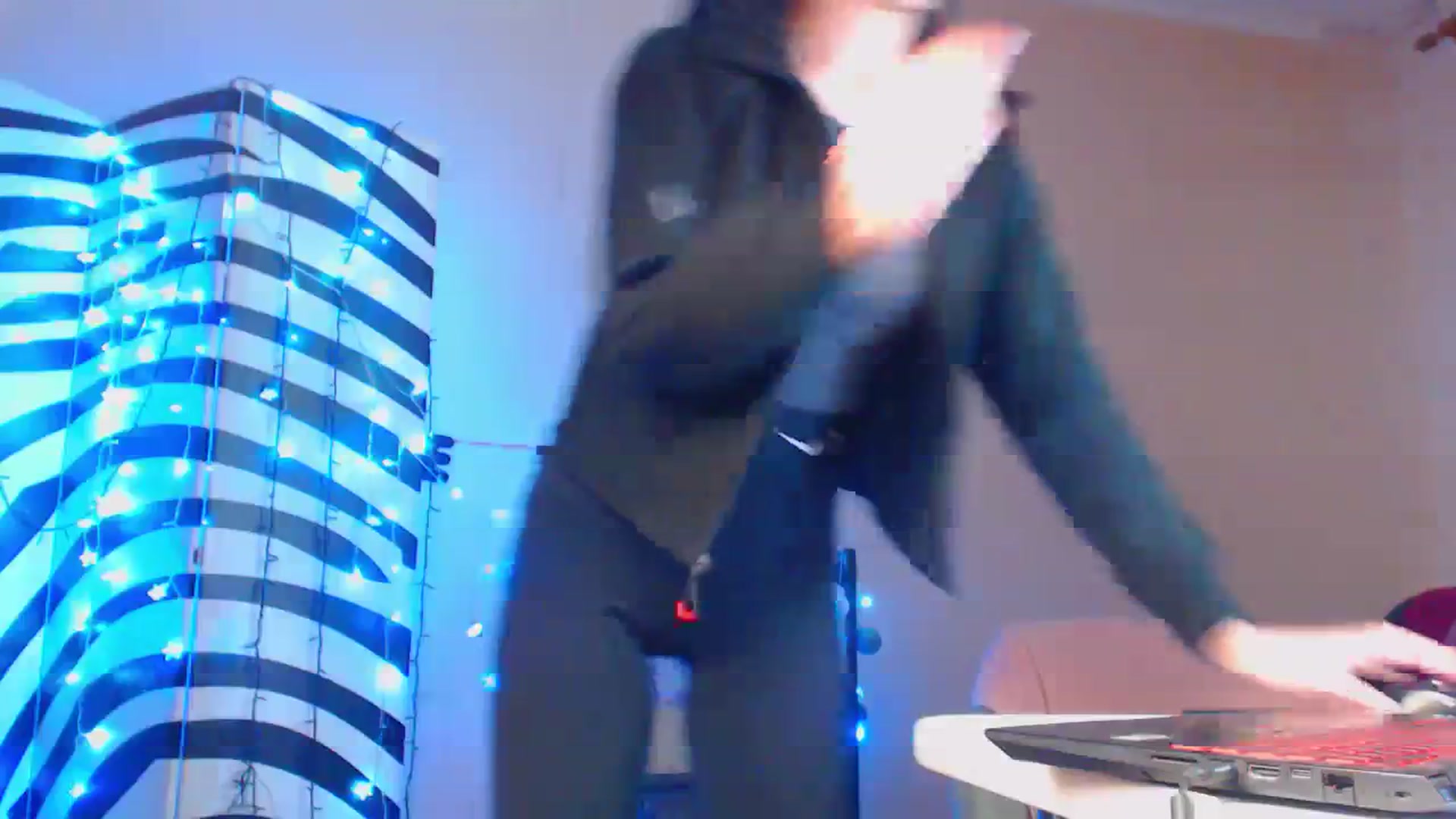 Gallery image thumbnail from Cos_Sexy's myfreecams stream on, 02/14/2024, 15:11 image 16 of 20
