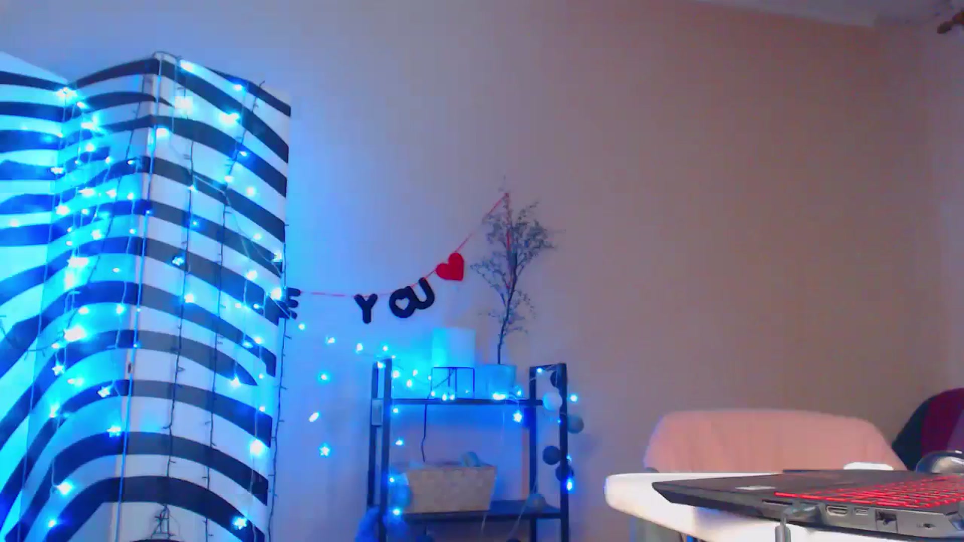 Gallery image thumbnail from Cos_Sexy's myfreecams stream on, 02/14/2024, 15:11 image 17 of 20