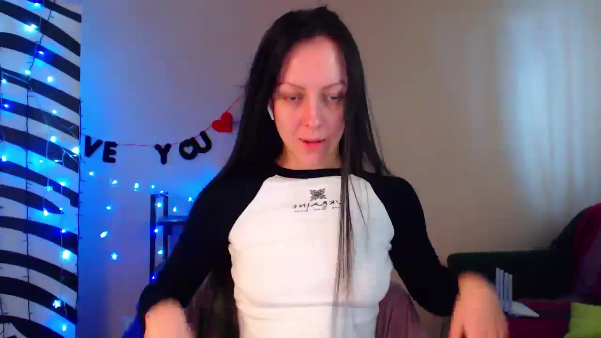 Gallery image thumbnail from Cos_Sexy's myfreecams stream on, 02/19/2024, 13:00 image 8 of 20