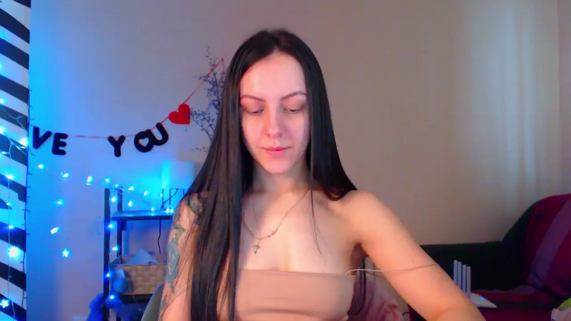 Gallery image thumbnail from Cos_Sexy's myfreecams stream on, 02/21/2024, 12:01 image 13 of 20