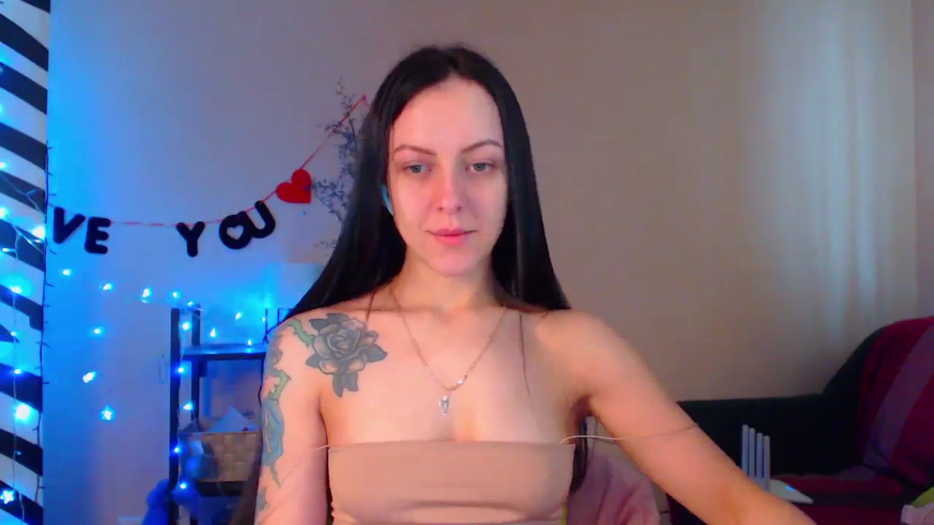 Gallery image thumbnail from Cos_Sexy's myfreecams stream on, 02/21/2024, 12:01 image 4 of 20