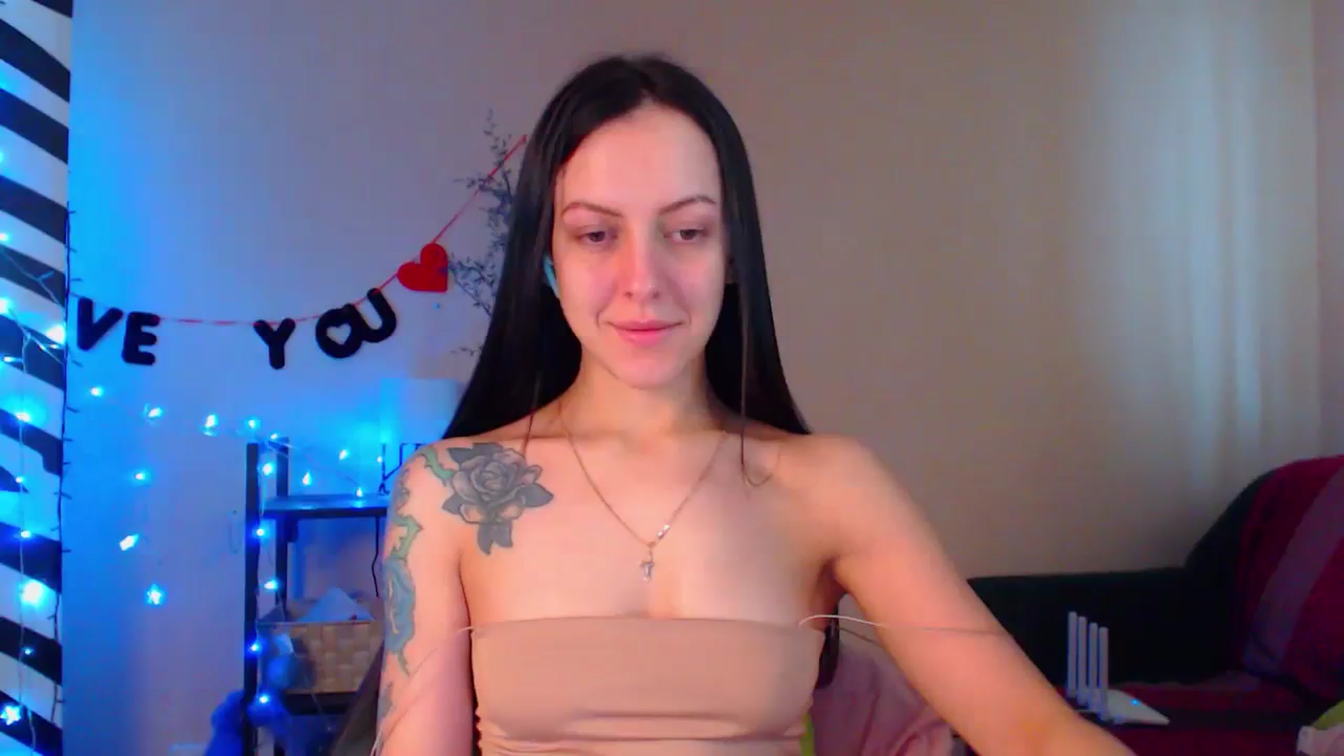 Gallery image thumbnail from Cos_Sexy's myfreecams stream on, 02/21/2024, 12:01 image 1 of 20