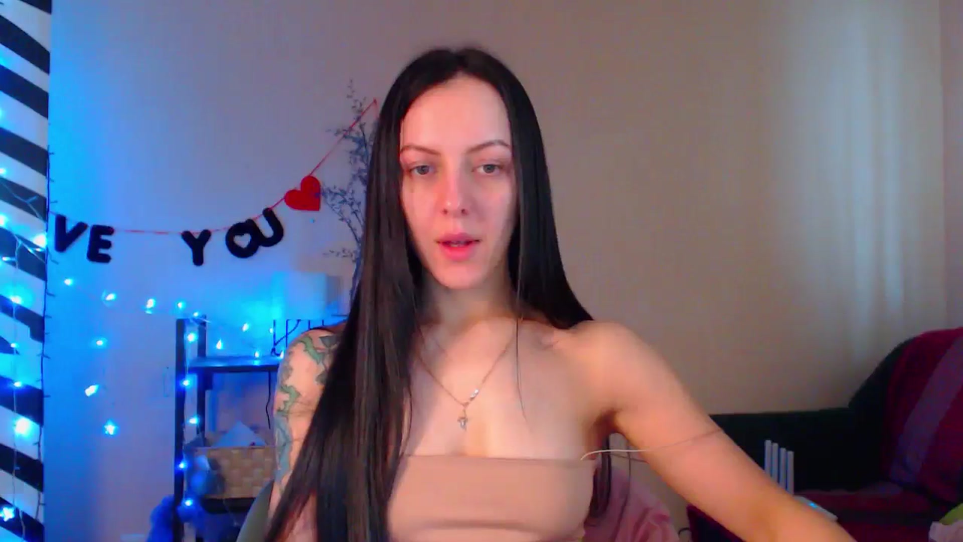Gallery image thumbnail from Cos_Sexy's myfreecams stream on, 02/21/2024, 12:01 image 10 of 20