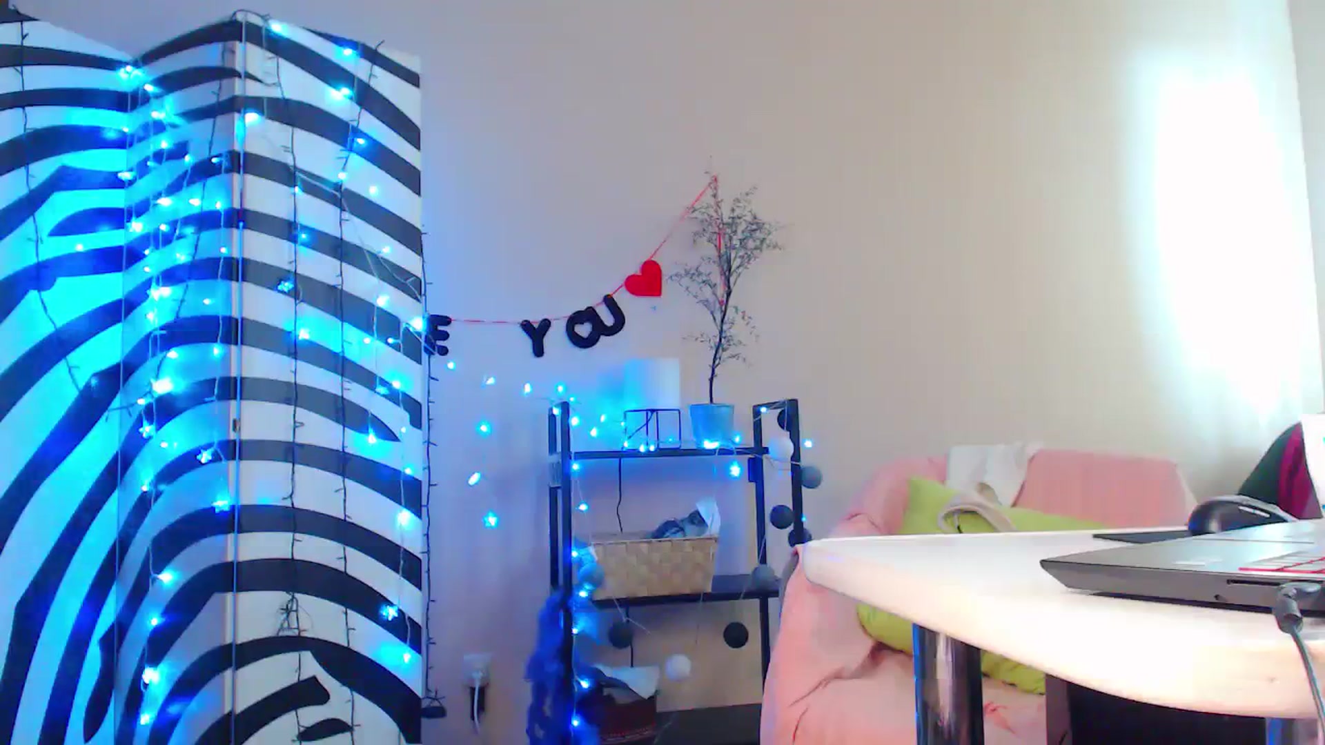 Gallery image thumbnail from Cos_Sexy's myfreecams stream on, 02/27/2024, 13:07 image 18 of 20