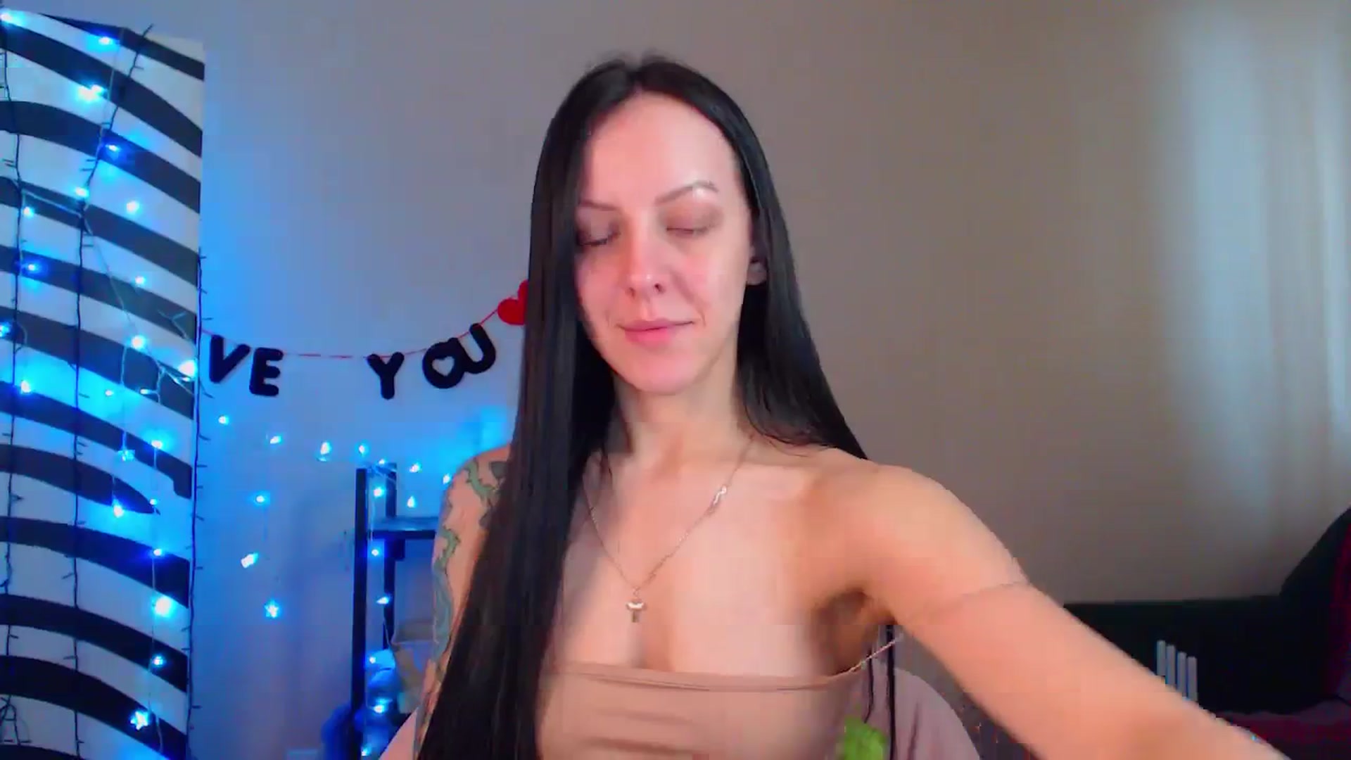 Gallery image thumbnail from Cos_Sexy's myfreecams stream on, 03/01/2024, 13:23 image 11 of 20
