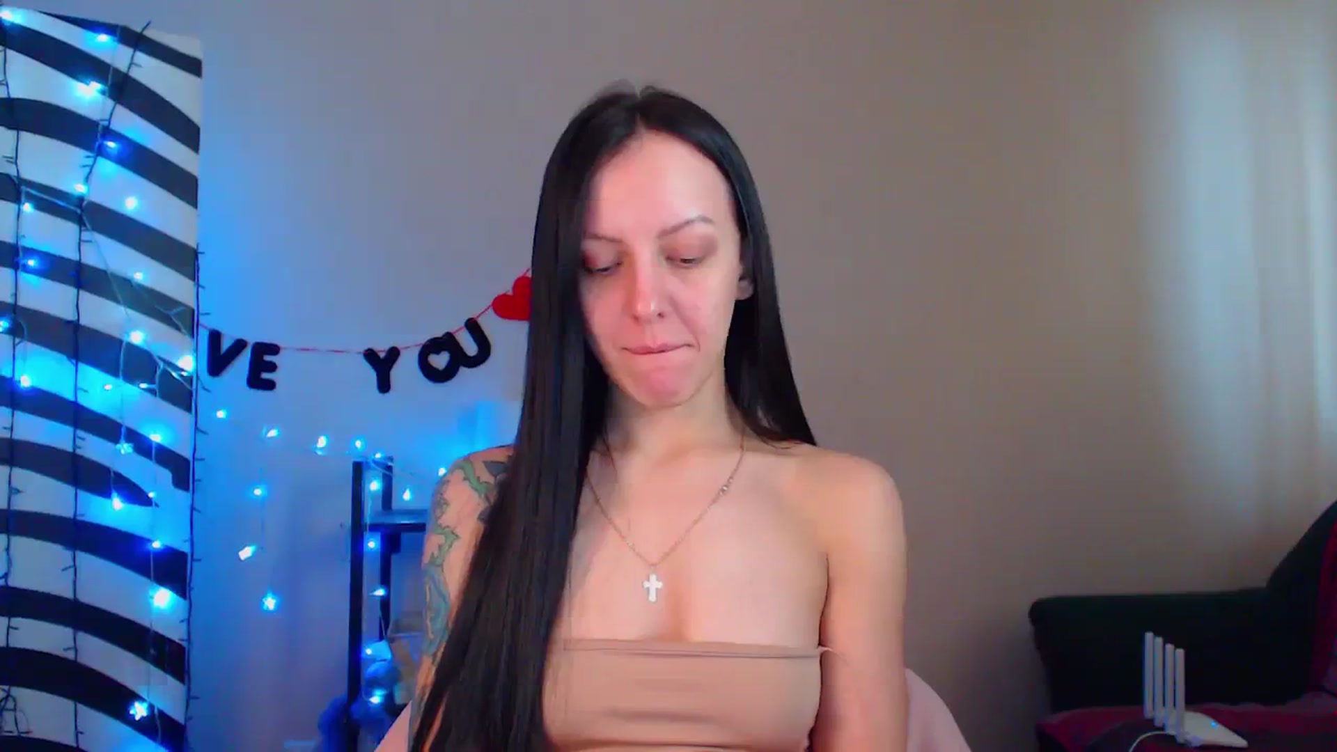 Gallery image thumbnail from Cos_Sexy's myfreecams stream on, 03/01/2024, 13:23 image 10 of 20