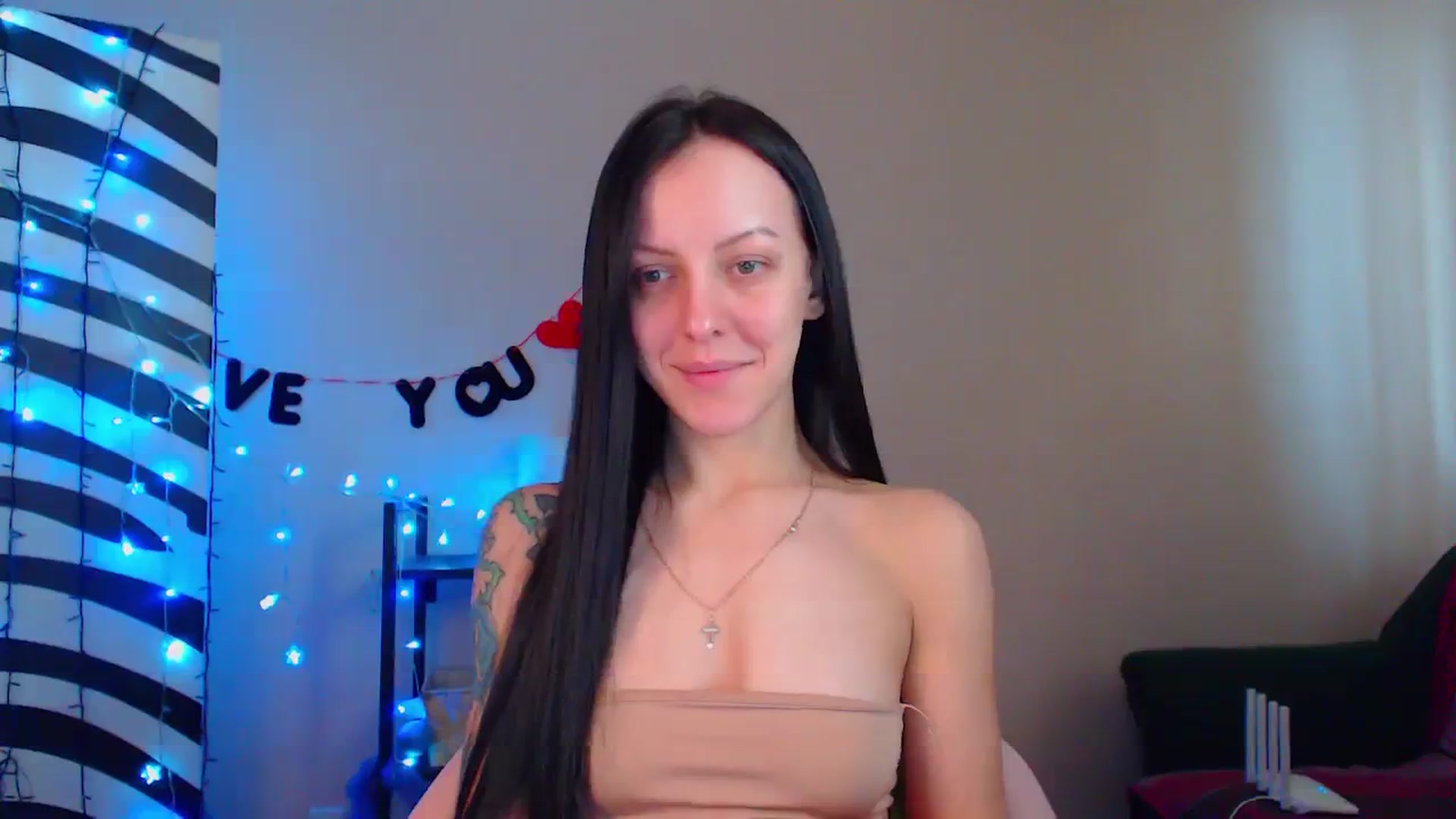 Gallery image thumbnail from Cos_Sexy's myfreecams stream on, 03/01/2024, 13:23 image 8 of 20