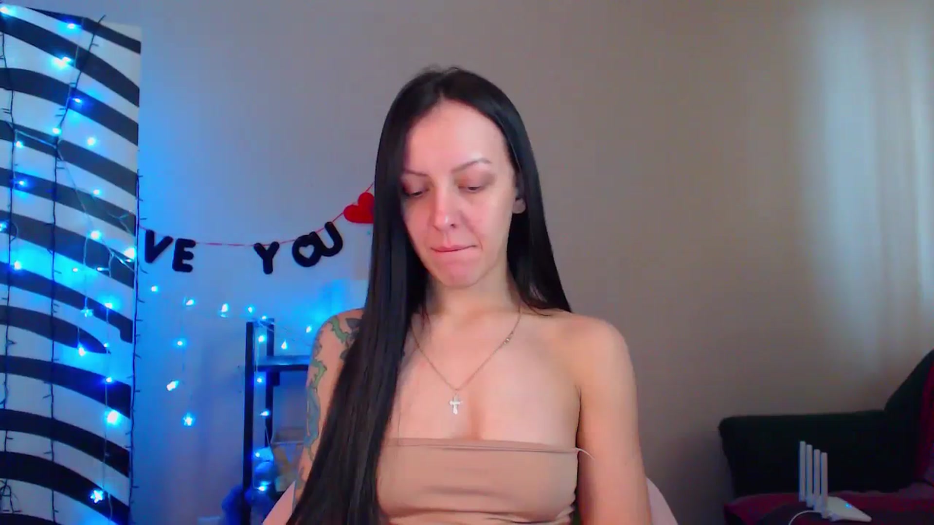 Gallery image thumbnail from Cos_Sexy's myfreecams stream on, 03/01/2024, 13:23 image 12 of 20