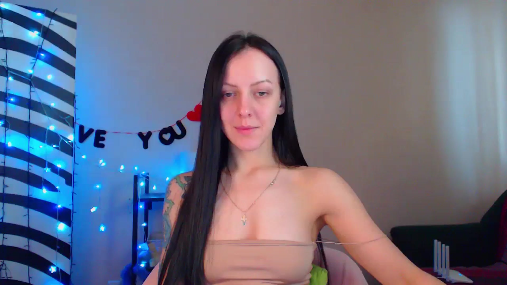 Gallery image thumbnail from Cos_Sexy's myfreecams stream on, 03/01/2024, 13:23 image 9 of 20