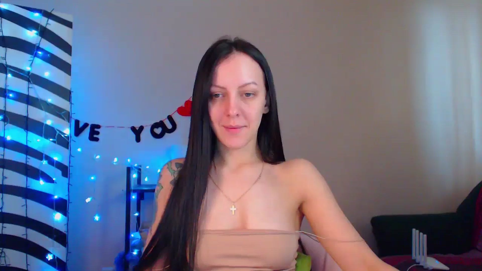 Gallery image thumbnail from Cos_Sexy's myfreecams stream on, 03/01/2024, 13:23 image 17 of 20