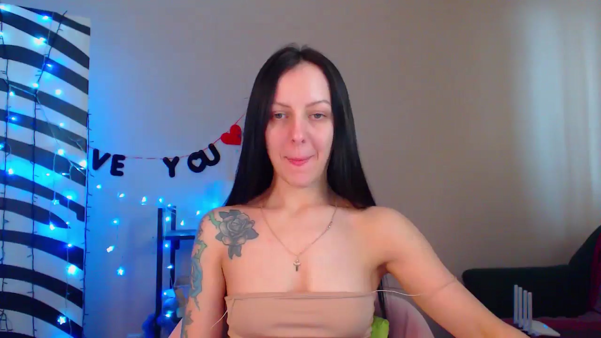 Gallery image thumbnail from Cos_Sexy's myfreecams stream on, 03/01/2024, 13:23 image 19 of 20