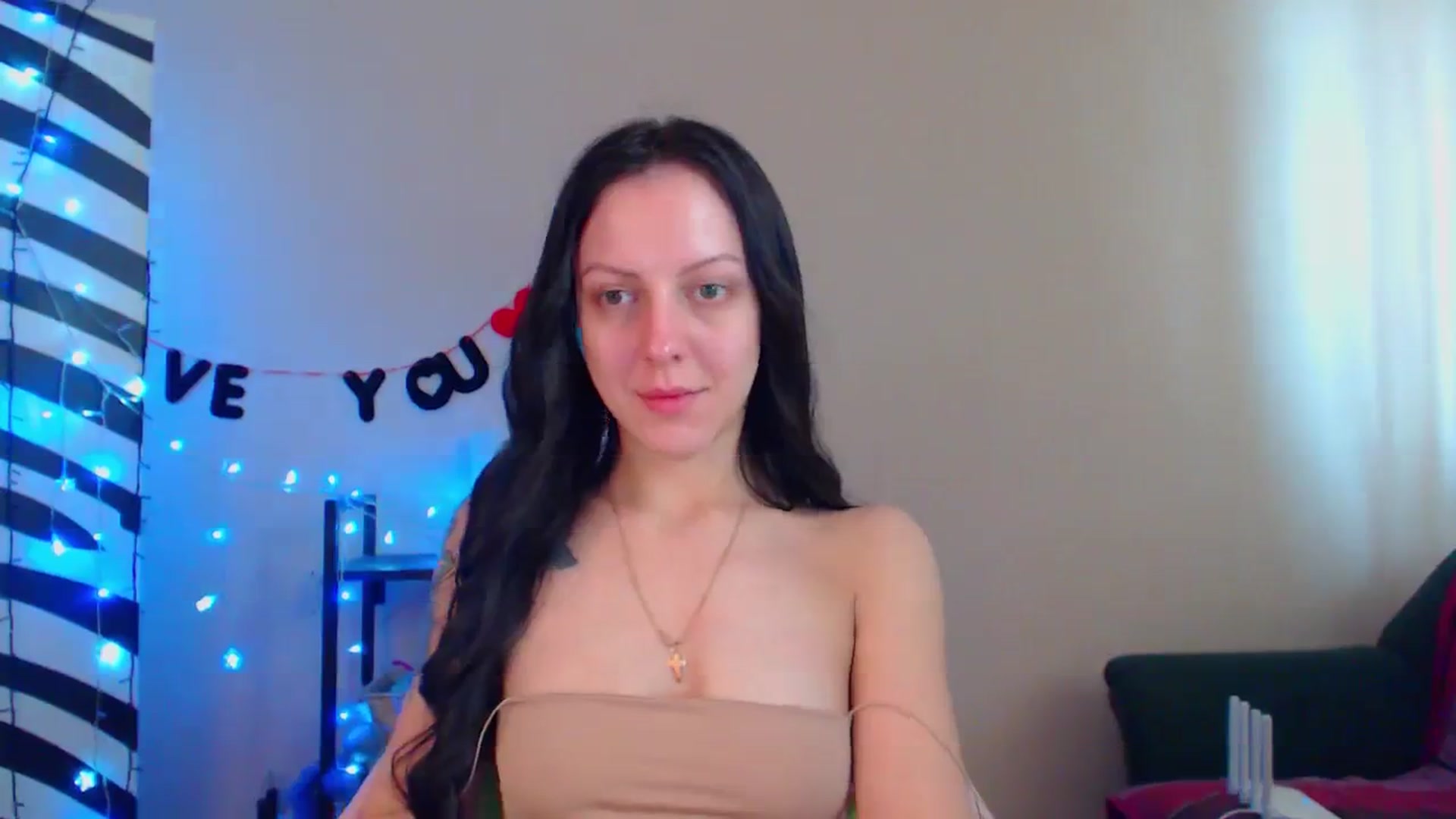 Gallery image thumbnail from Cos_Sexy's myfreecams stream on, 03/06/2024, 11:10 image 18 of 20