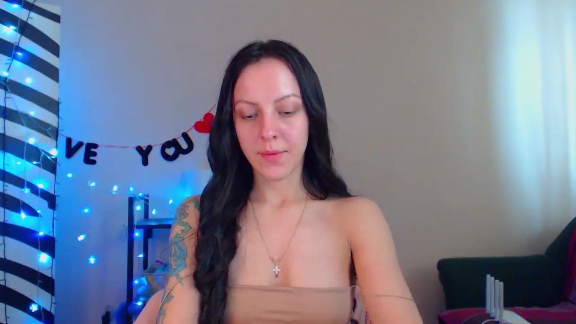Gallery image thumbnail from Cos_Sexy's myfreecams stream on, 03/06/2024, 11:10 image 19 of 20