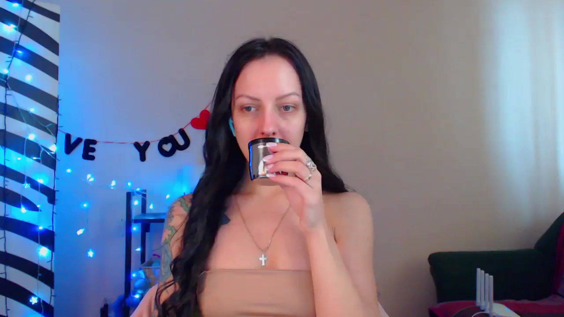 Gallery image thumbnail from Cos_Sexy's myfreecams stream on, 03/06/2024, 11:10 image 1 of 20