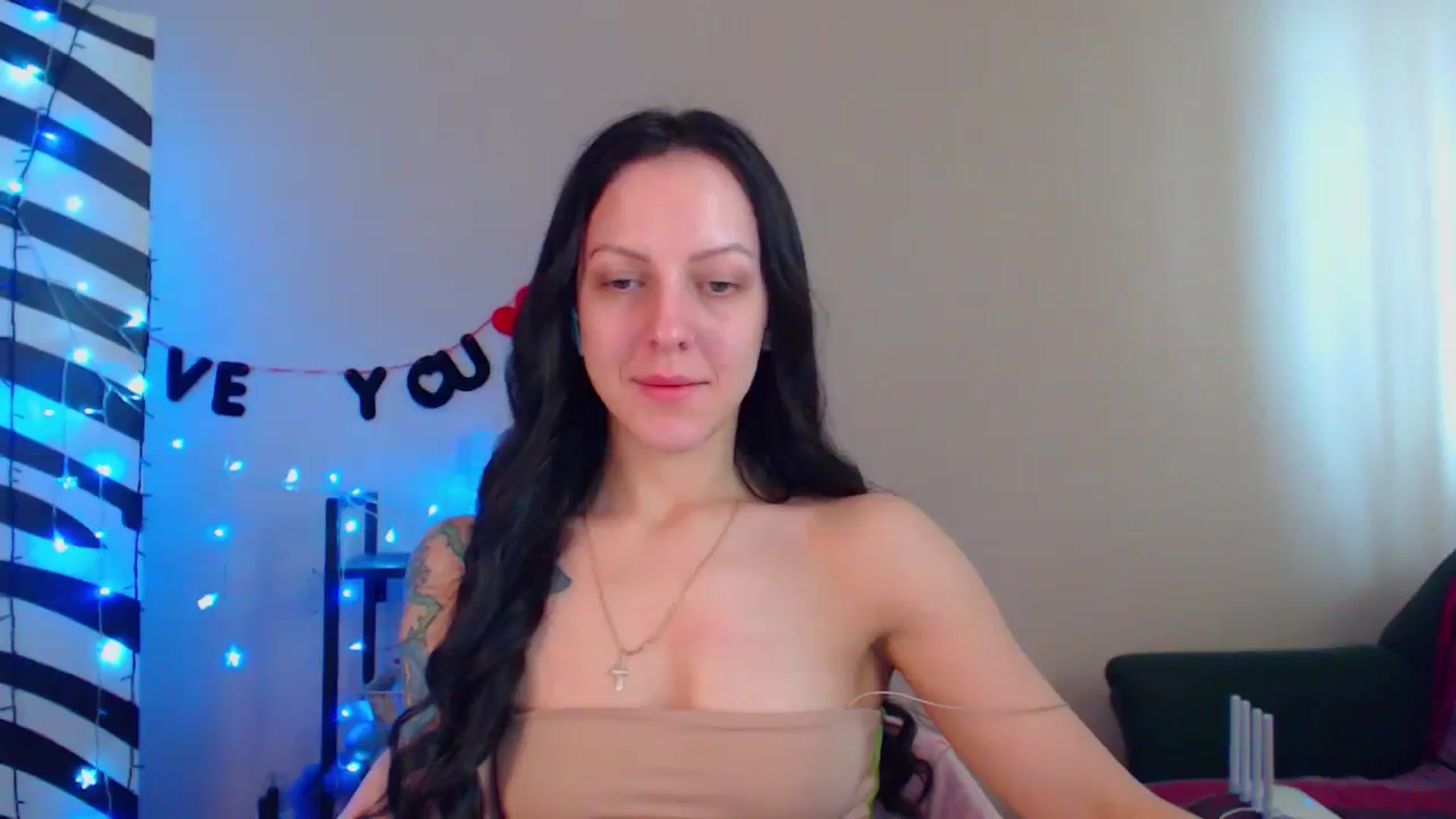 Gallery image thumbnail from Cos_Sexy's myfreecams stream on, 03/06/2024, 11:10 image 6 of 20