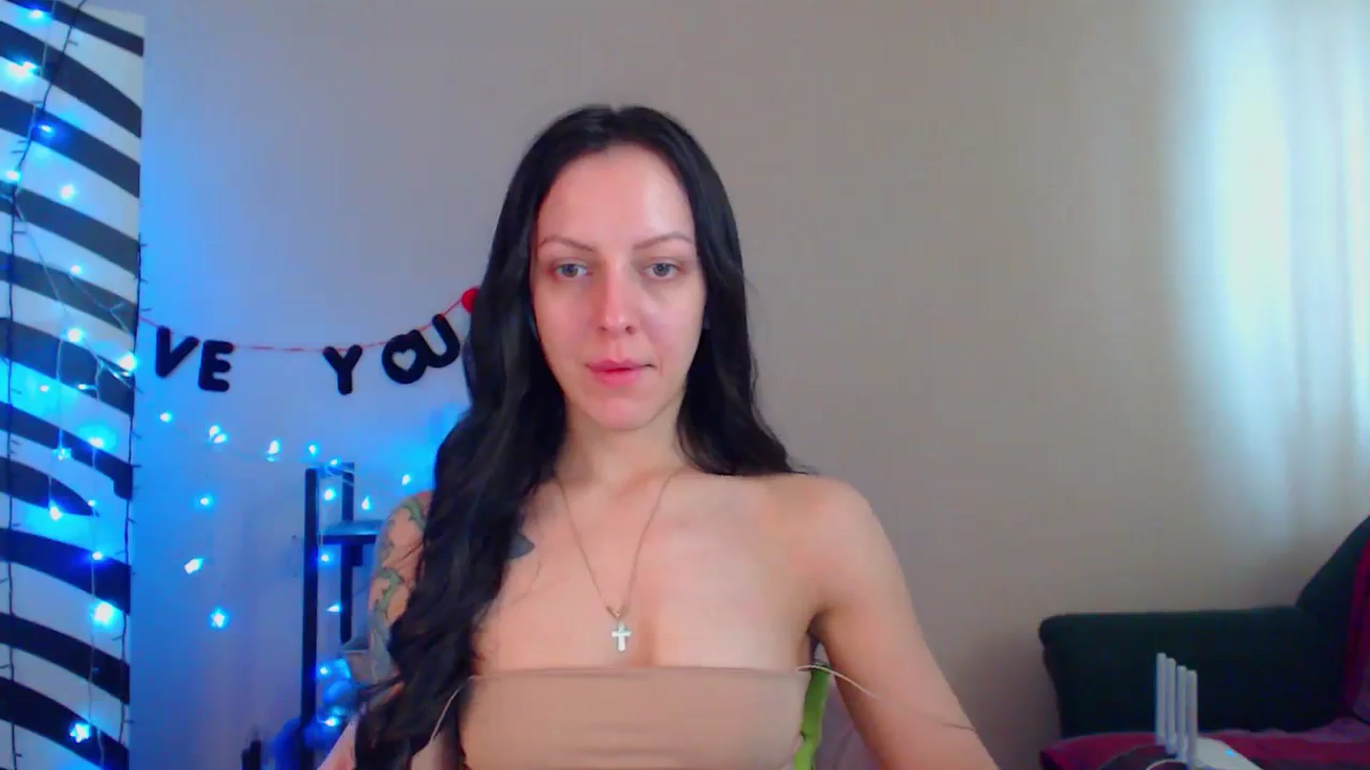 Gallery image thumbnail from Cos_Sexy's myfreecams stream on, 03/06/2024, 11:10 image 17 of 20